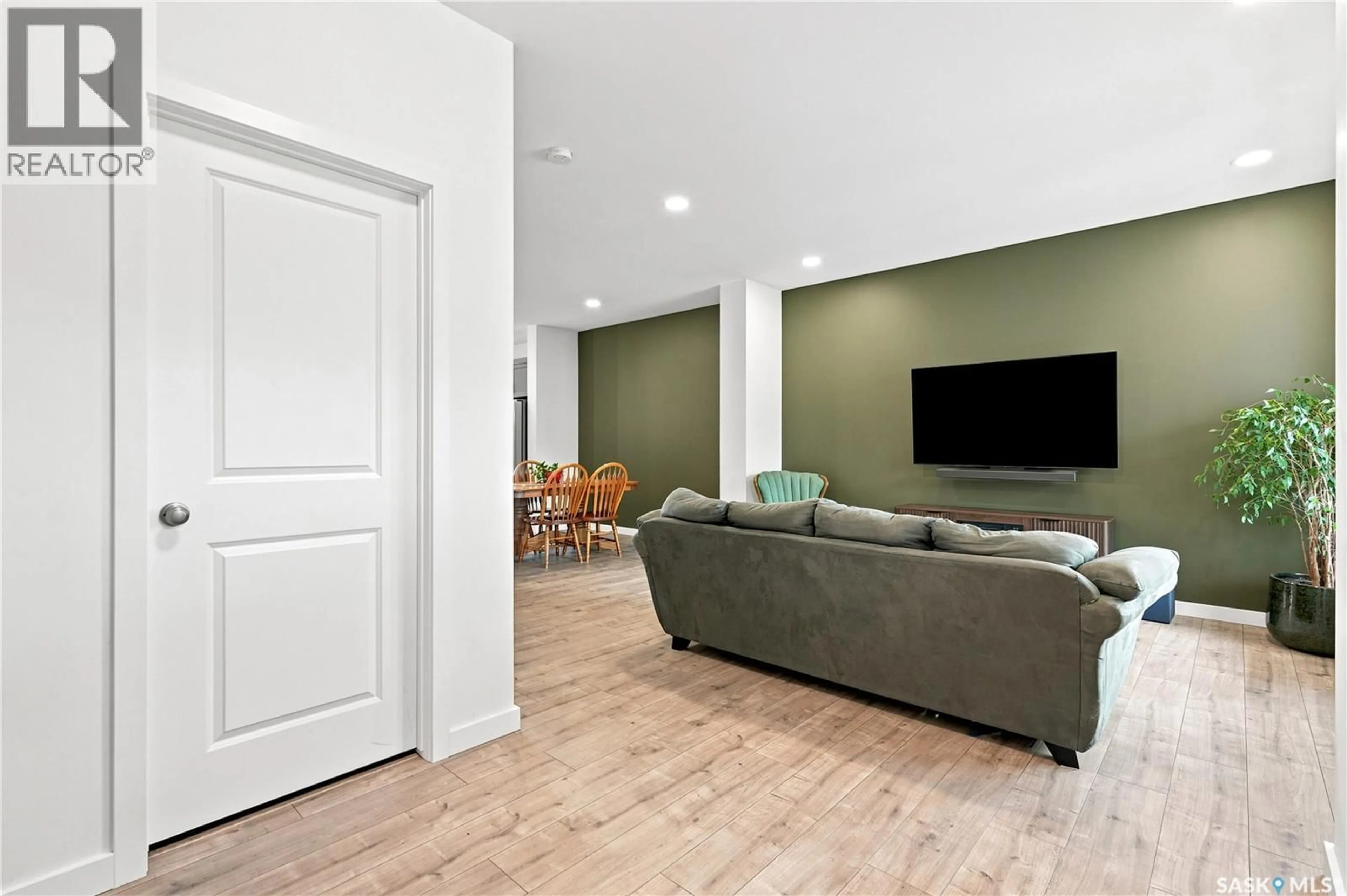 Living room with furniture, unknown for 1054 BRIGHTON GATE, Saskatoon Saskatchewan S7V1S6