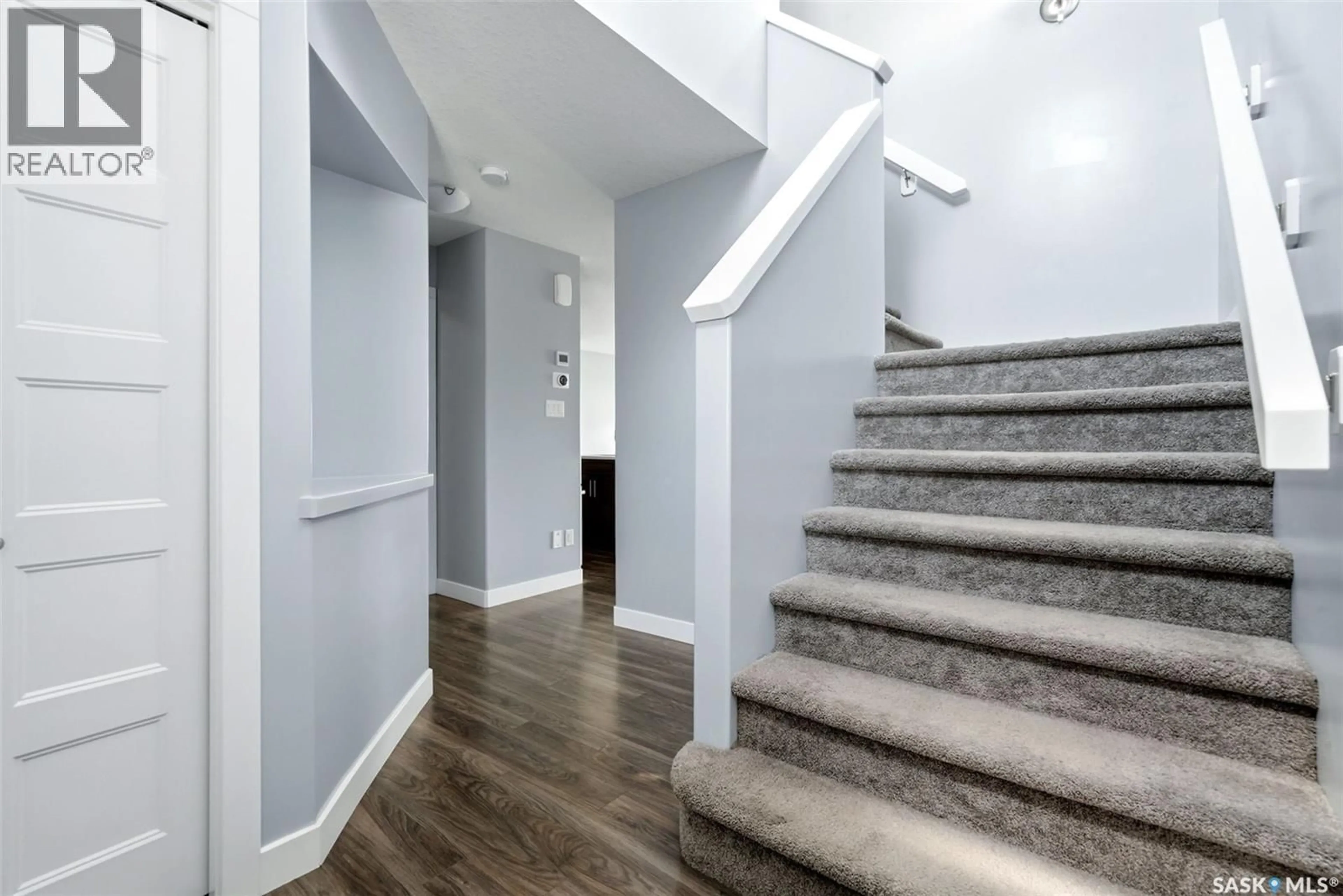 Stairs for E - 4354 GREEN OLIVE WAY, Regina Saskatchewan S4V1P9