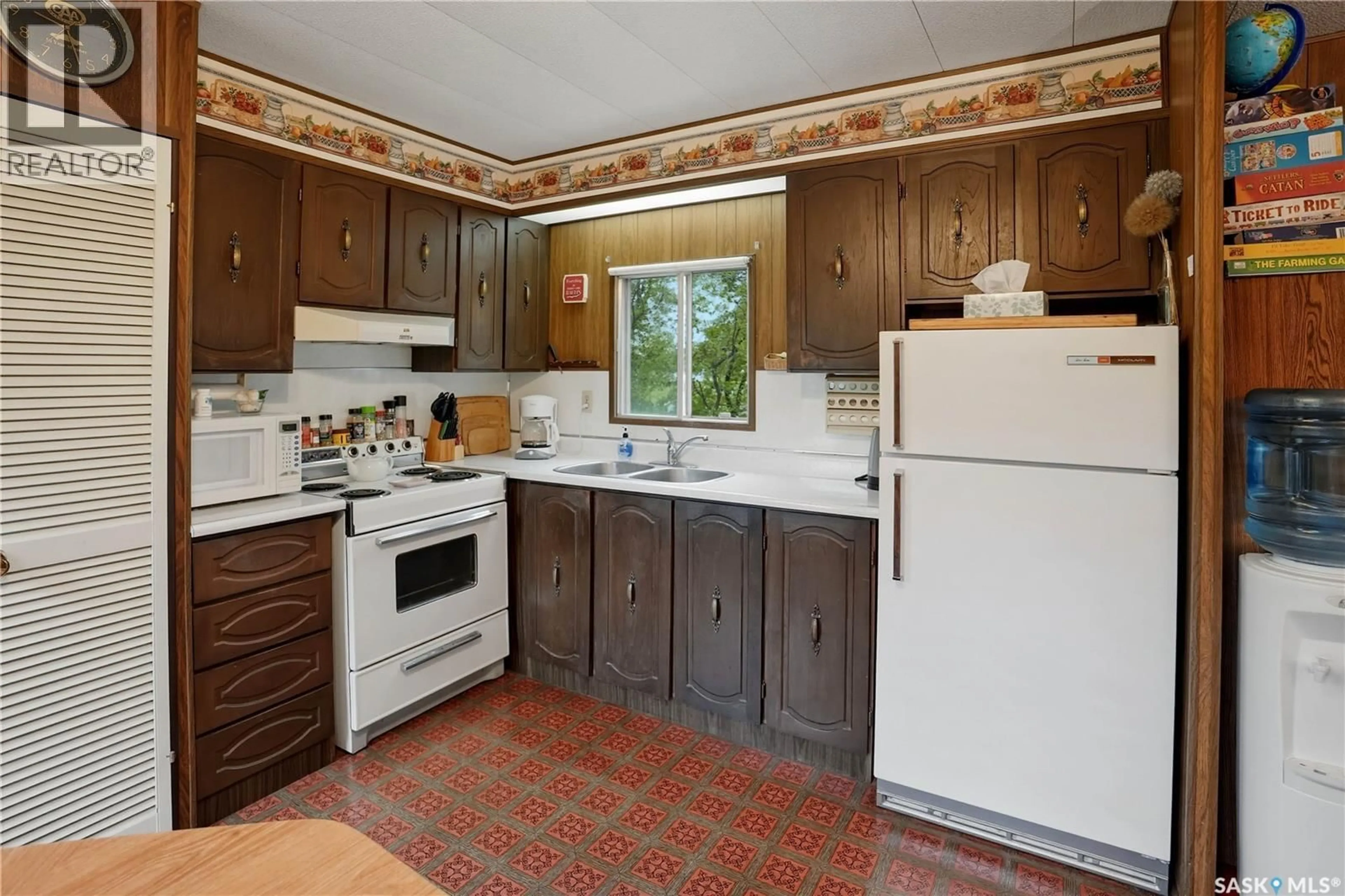 Standard kitchen, ceramic/tile floor for 771 JOSEPH CRESCENT, Cochin Saskatchewan S0M1L0