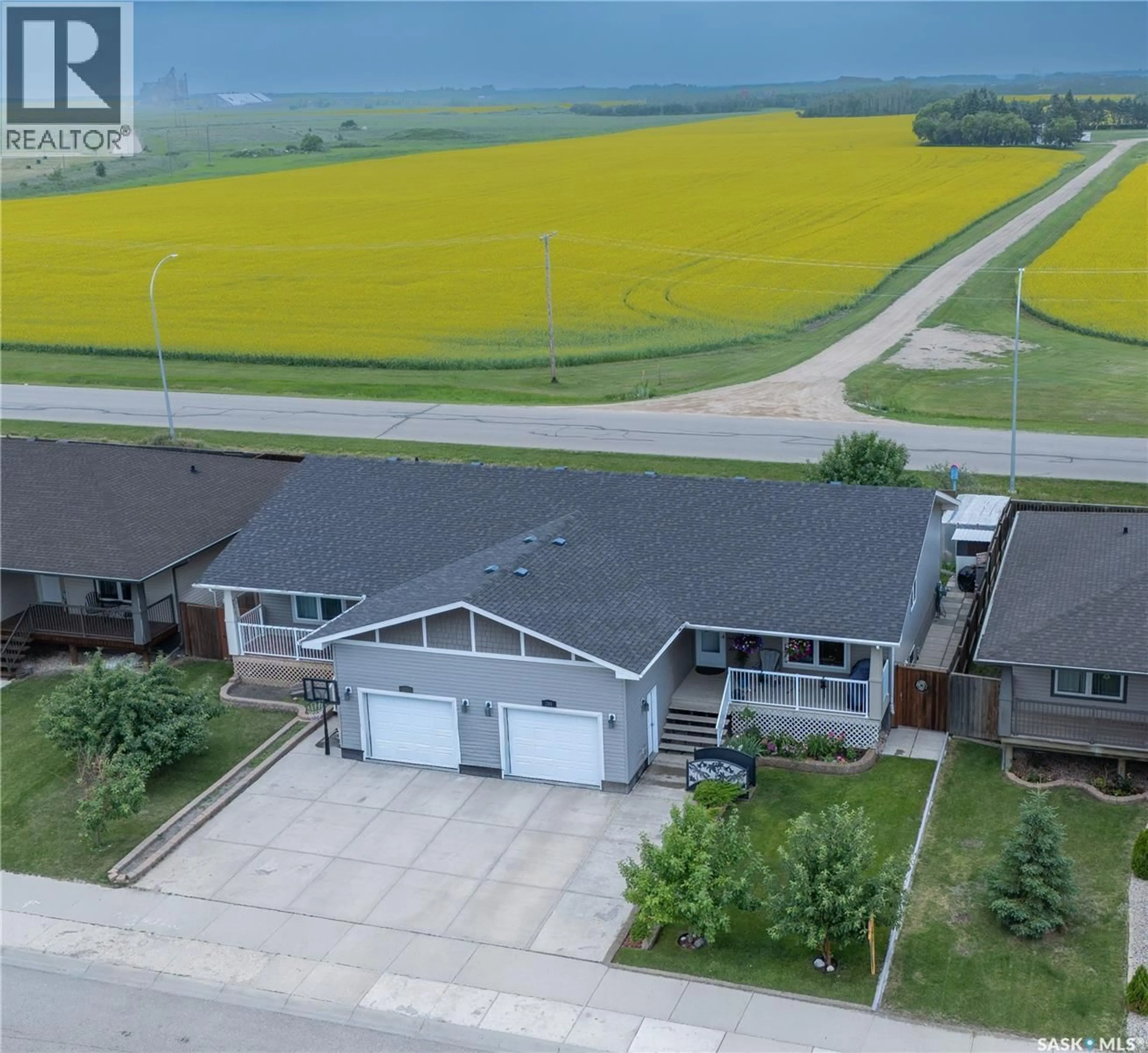 A pic from outside/outdoor area/front of a property/back of a property/a pic from drone, unknown for 201 GOOD SPIRIT CRESCENT, Yorkton Saskatchewan S3N3J8