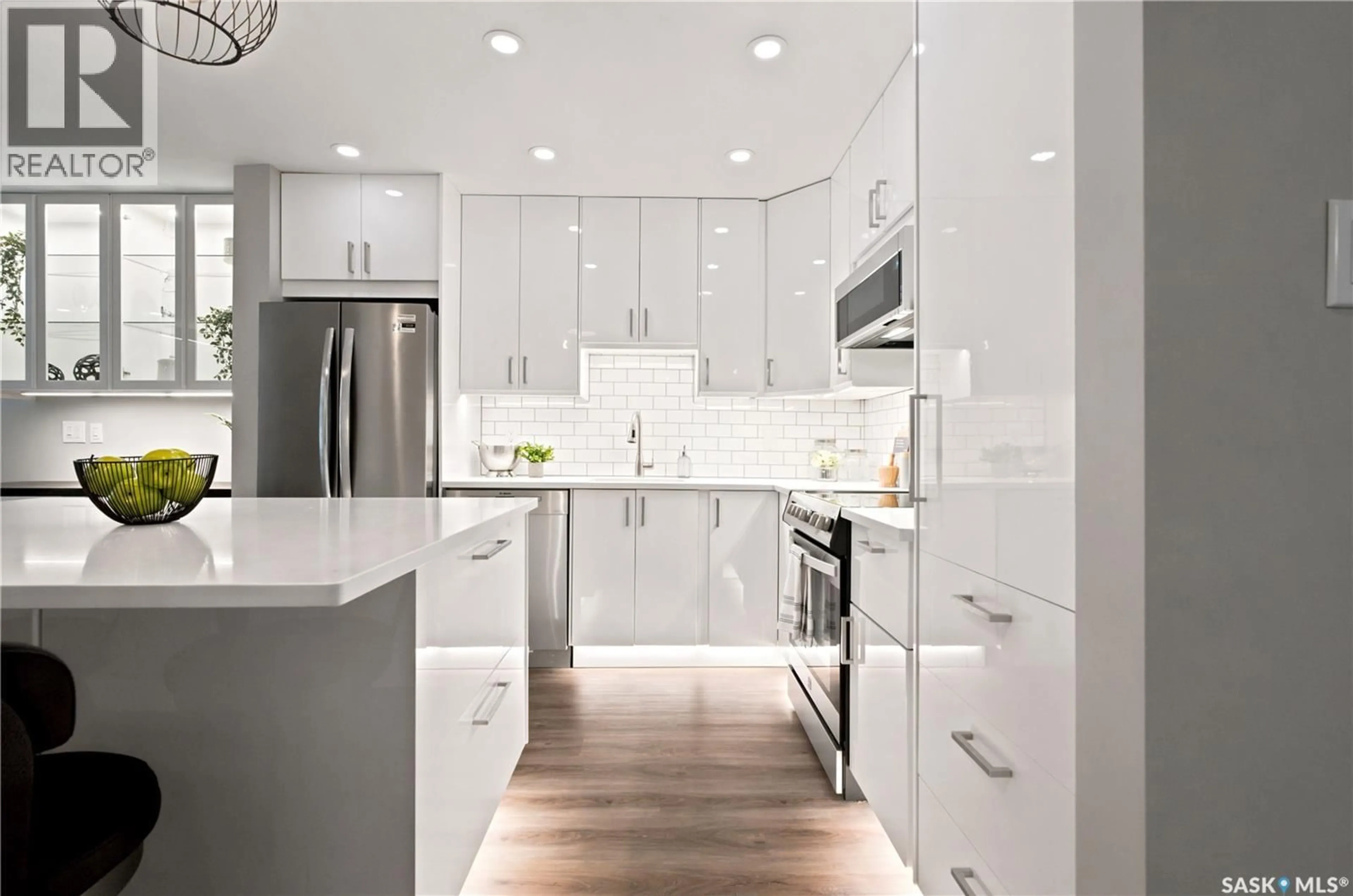 Contemporary kitchen, unknown for 105 - 410 MAIN STREET, Saskatoon Saskatchewan S7N0B8