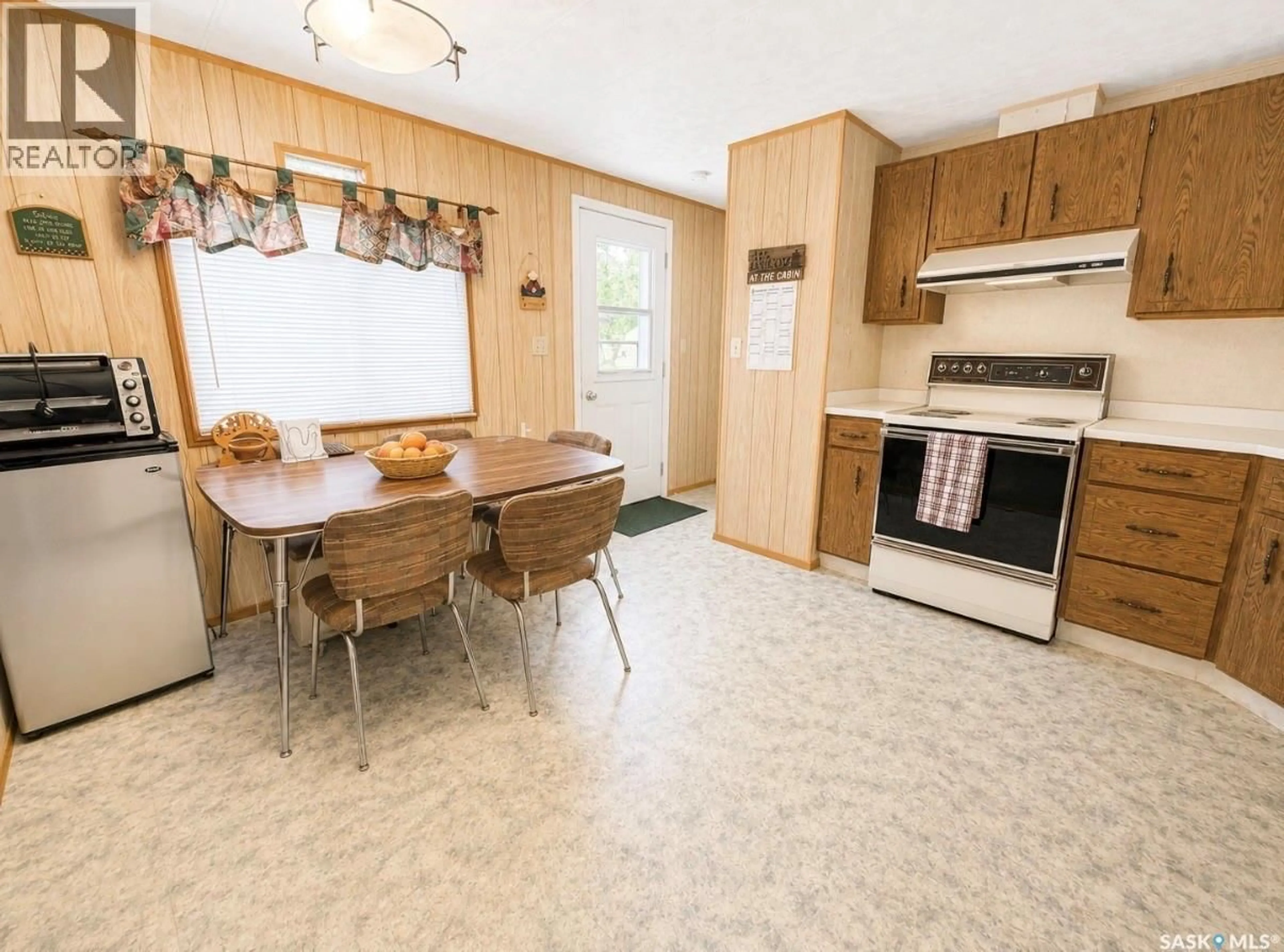 Standard kitchen, unknown for PALLISER LAKEVIEW, Diefenbaker Lake Saskatchewan S0H3P0