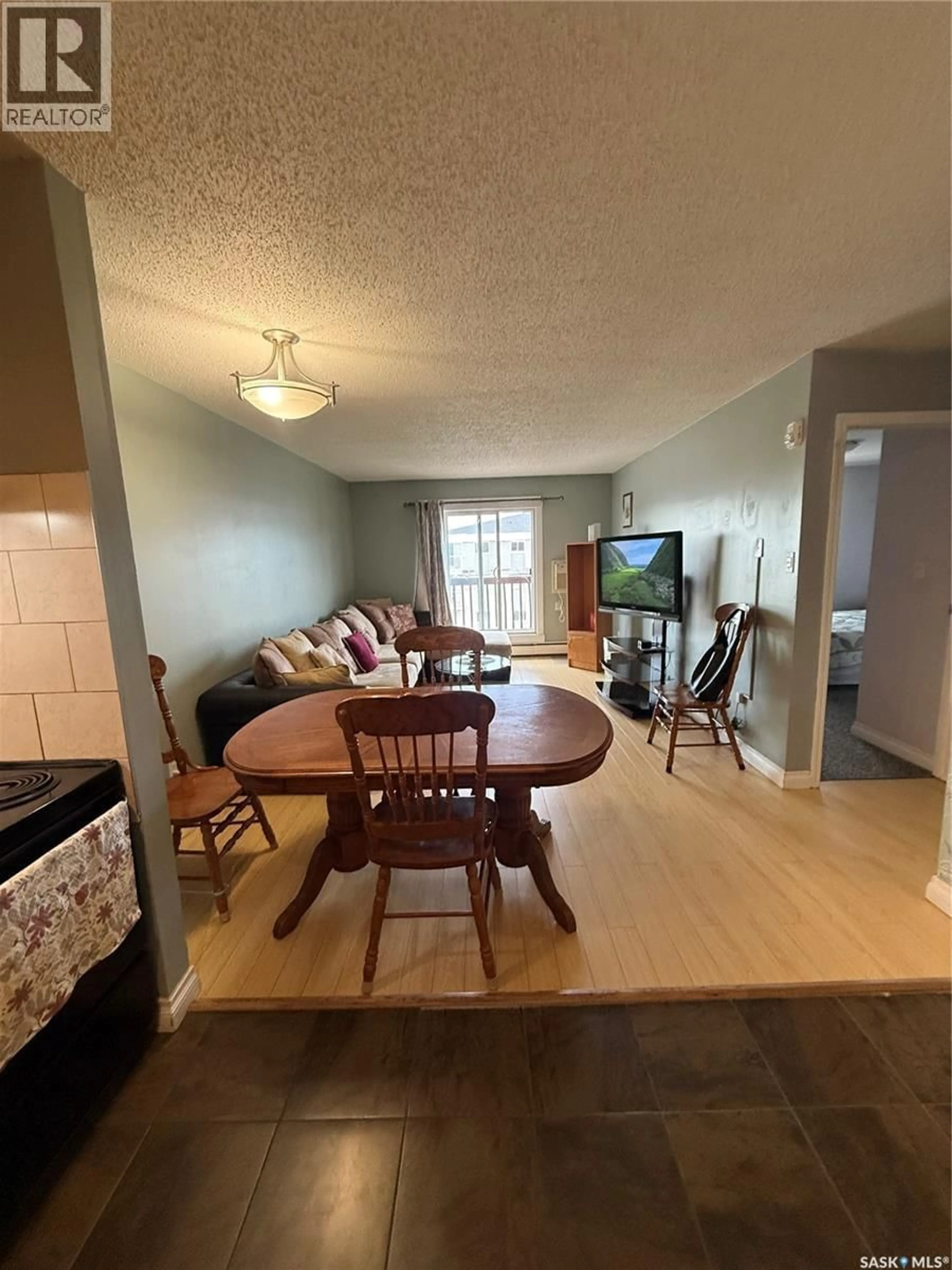 Living room with furniture, unknown for S - 403 522 X AVENUE, Saskatoon Saskatchewan S7M4X9