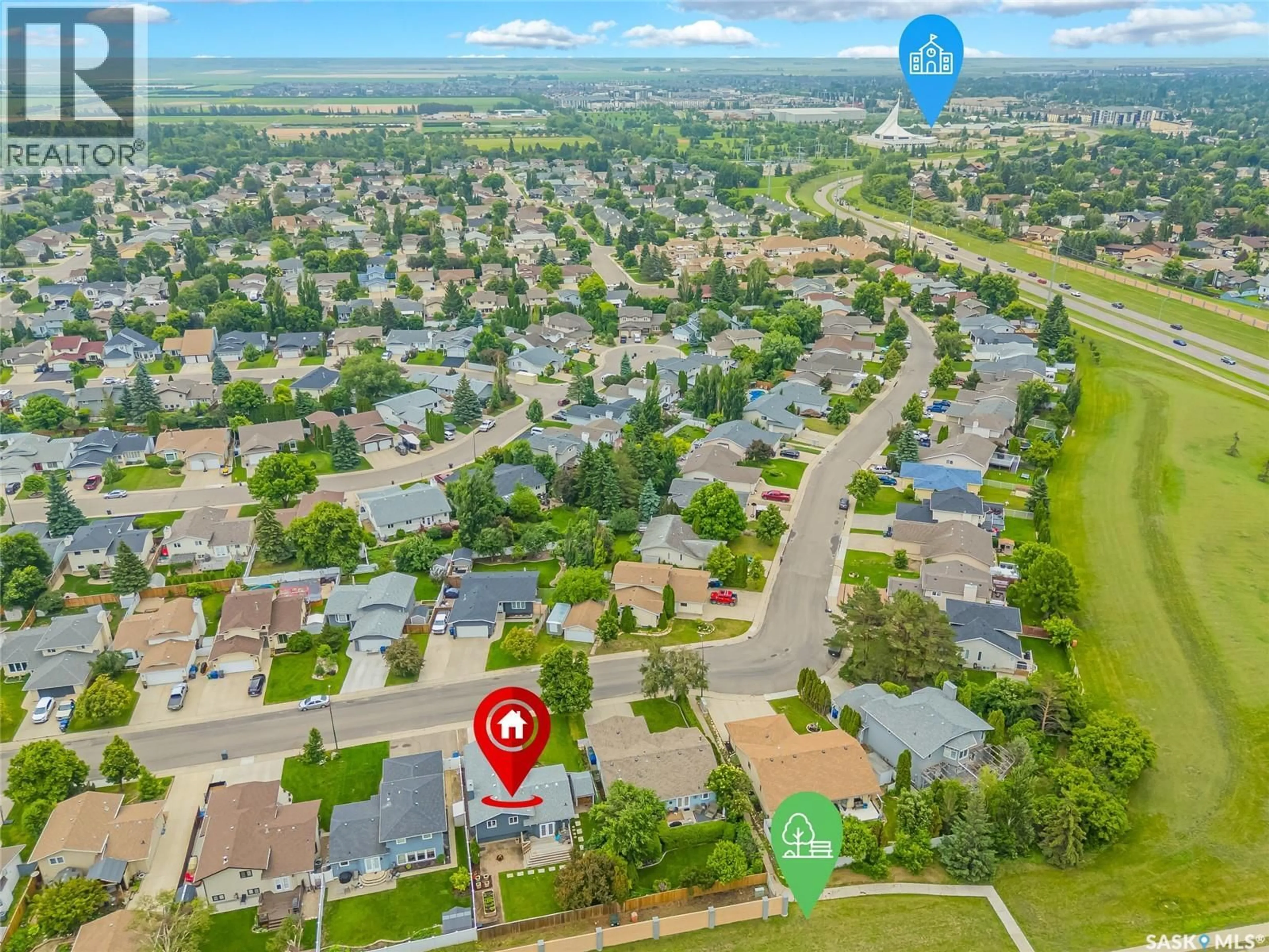 A pic from outside/outdoor area/front of a property/back of a property/a pic from drone, street for 342 HASLAM CRESCENT, Saskatoon Saskatchewan S7S1E5