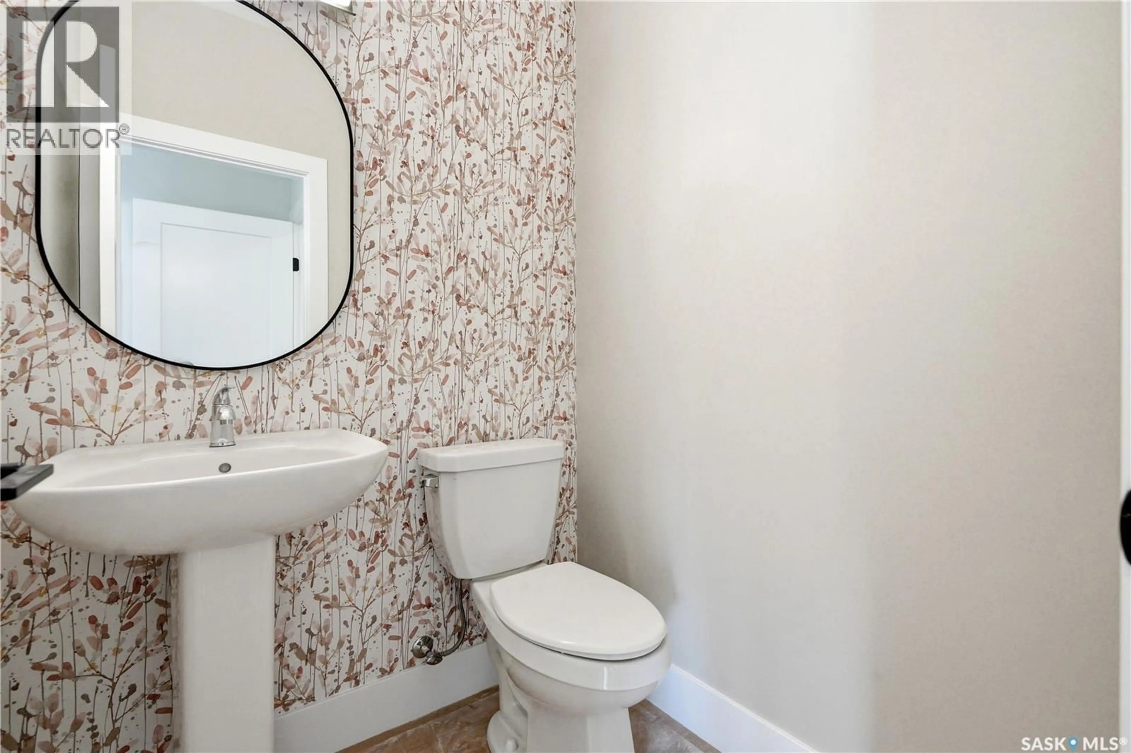 Standard bathroom, ceramic/tile floor for 218 VETERANS DRIVE, Warman Saskatchewan S0K0A1
