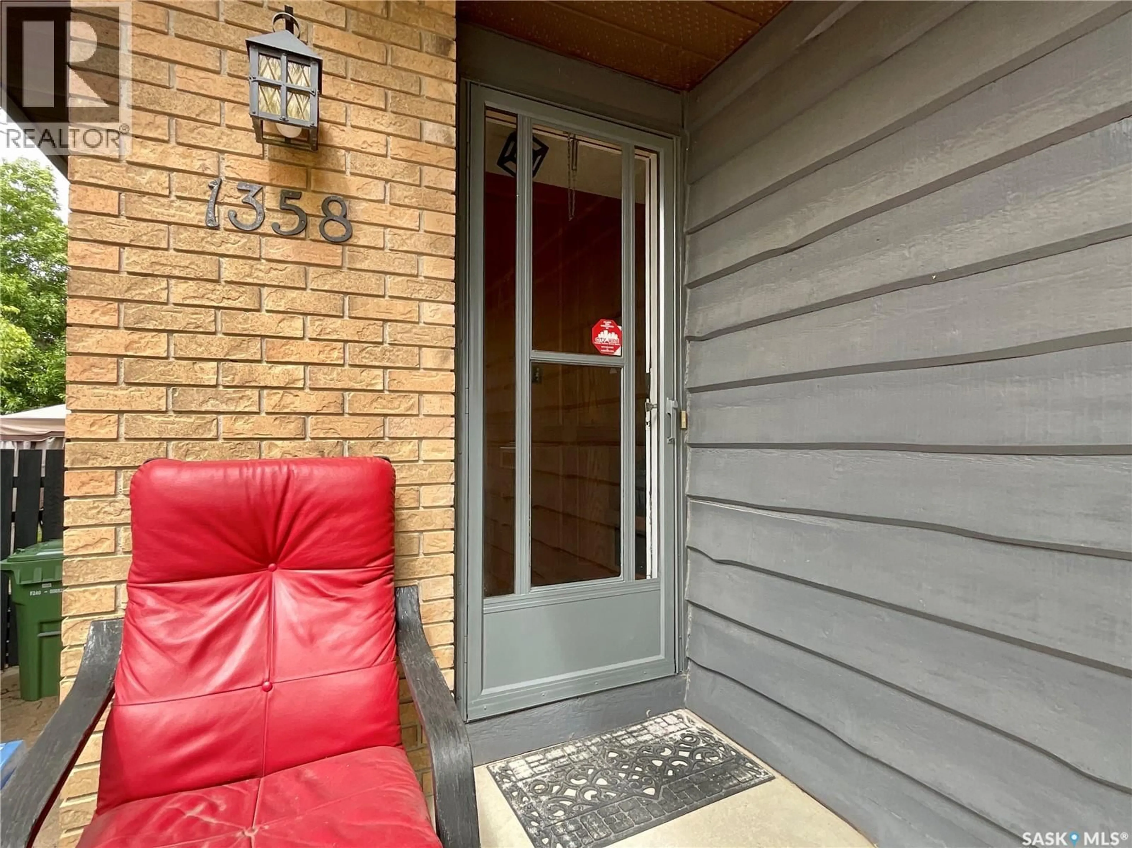 Indoor entryway for 1358 LAKEWOOD CRESCENT, Regina Saskatchewan S4X3H3