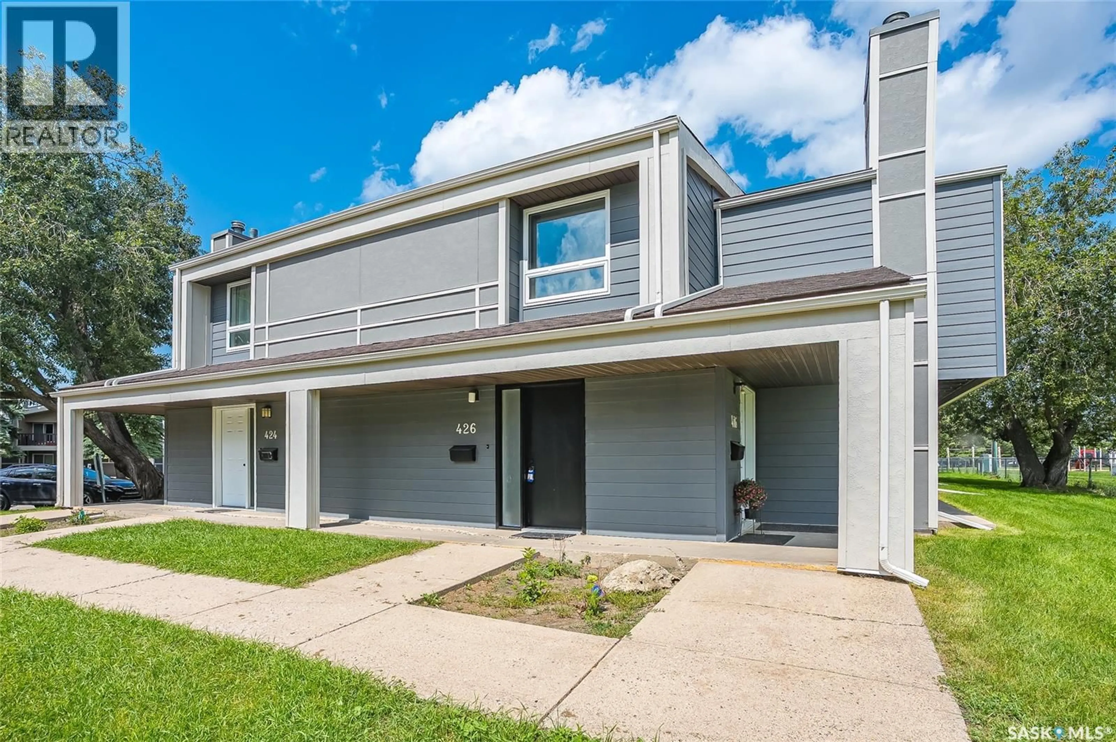 Home with vinyl exterior material, street for E - 426 425 115TH STREET, Saskatoon Saskatchewan S7N2E5