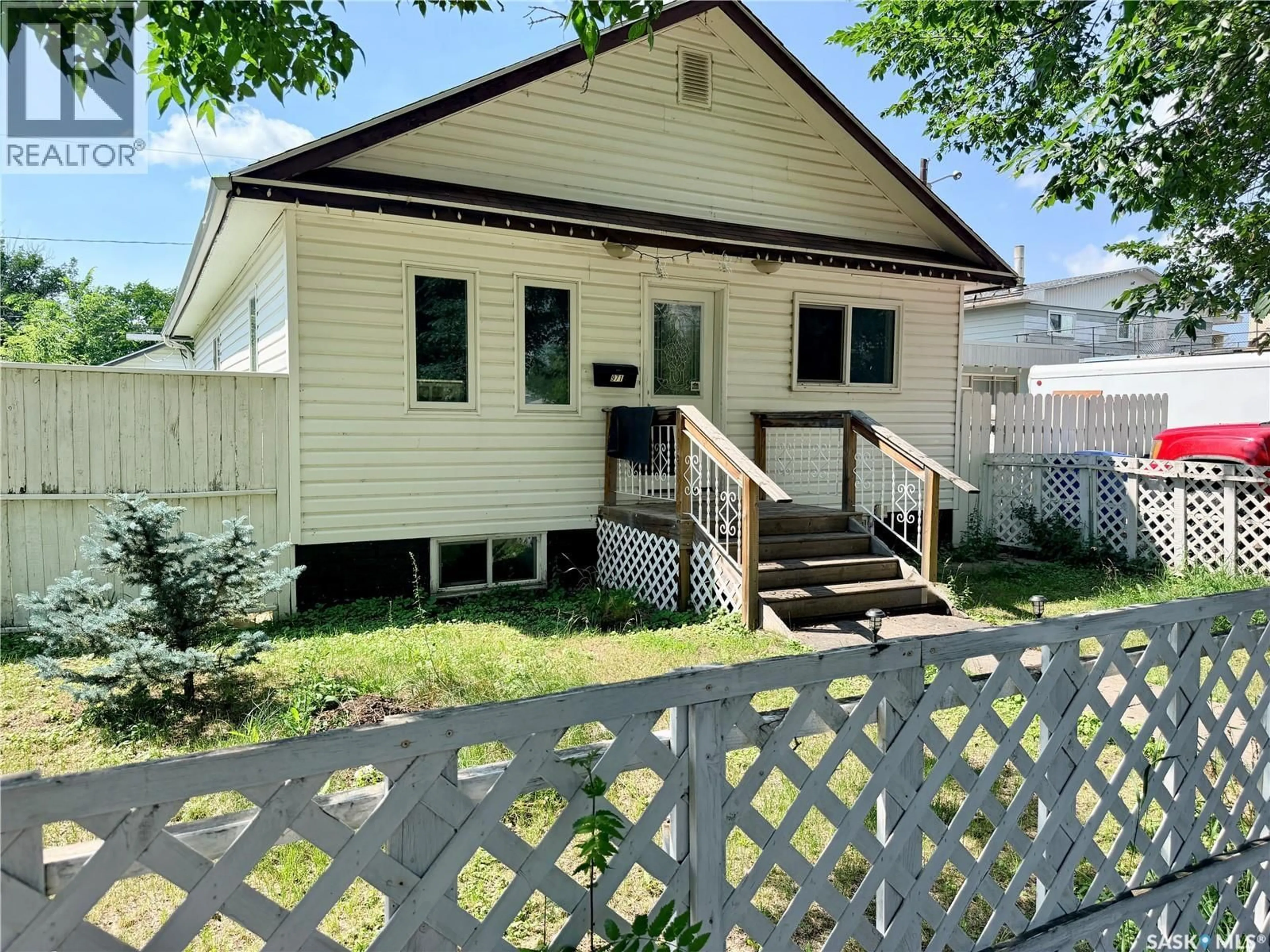 Unknown for 971 109TH STREET, North Battleford Saskatchewan S9A2E1