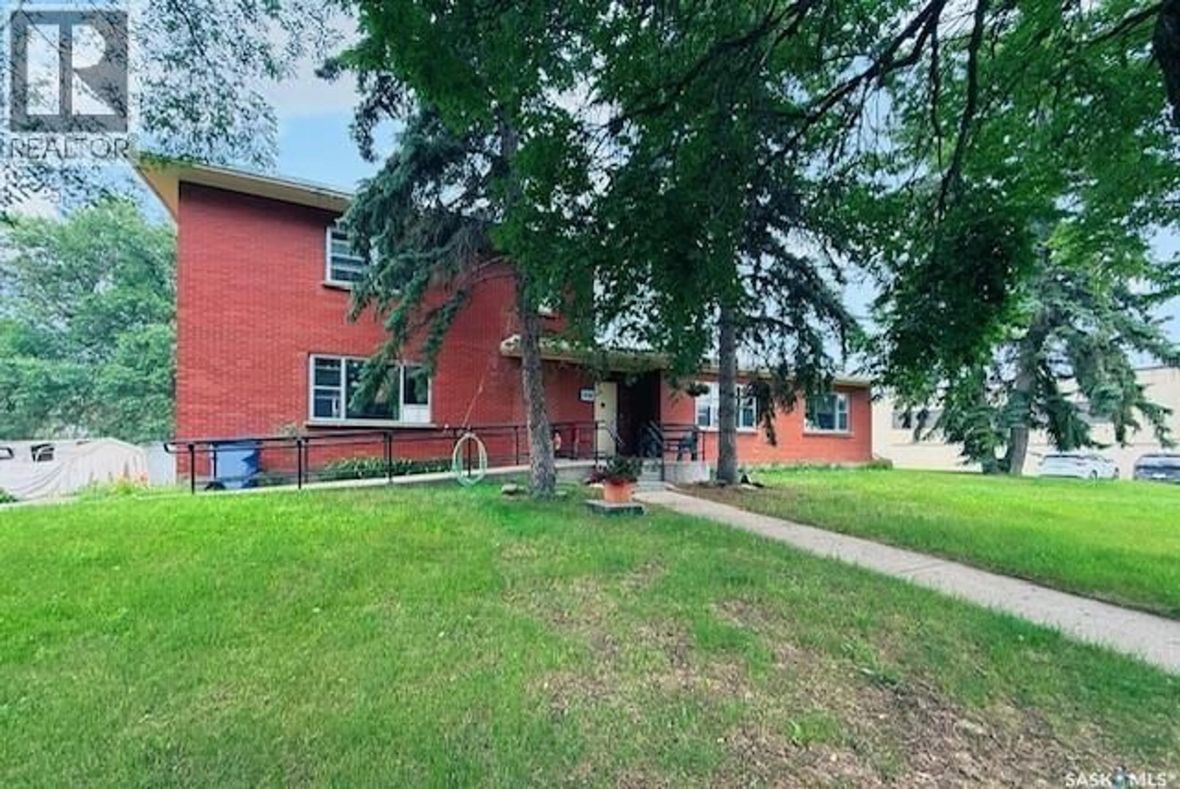 A pic from outside/outdoor area/front of a property/back of a property/a pic from drone, unknown for 428 THIRD STREET, Kamsack Saskatchewan S0A1S0