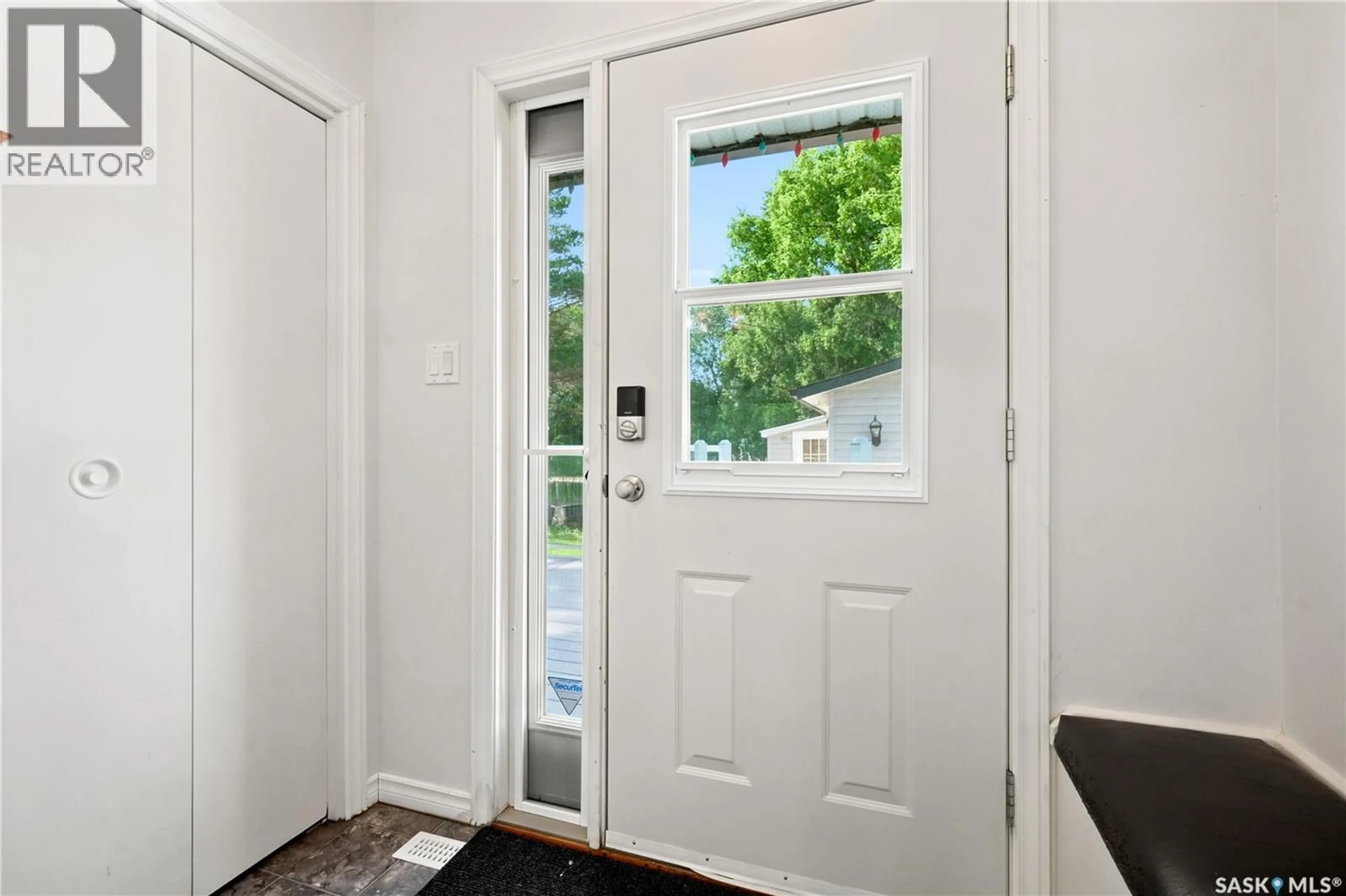 Indoor entryway for 314 GASTLE STREET, Strasbourg Saskatchewan S0G4V0