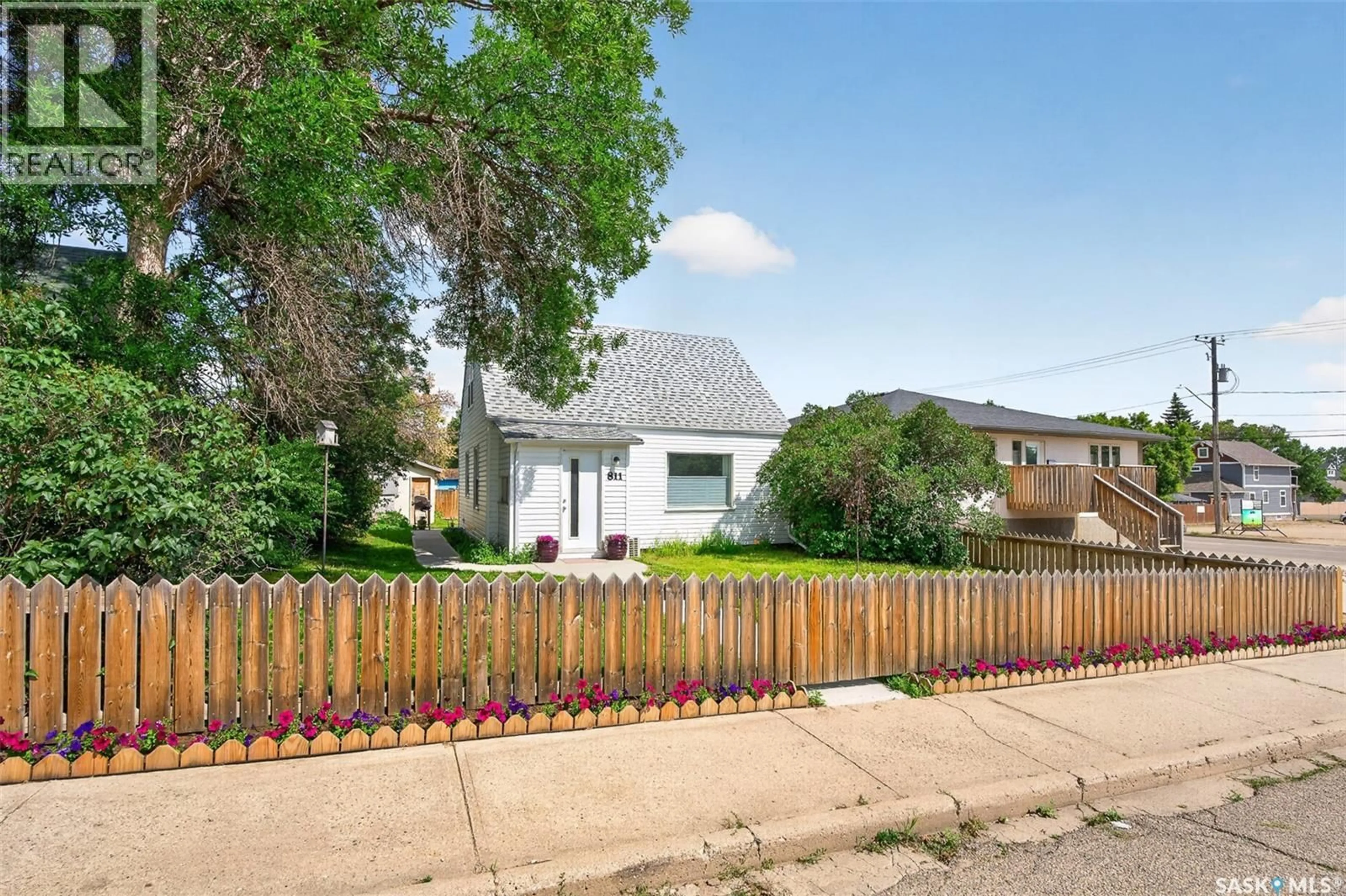 Unknown for 811 4TH AVENUE, Moose Jaw Saskatchewan S6H3W8