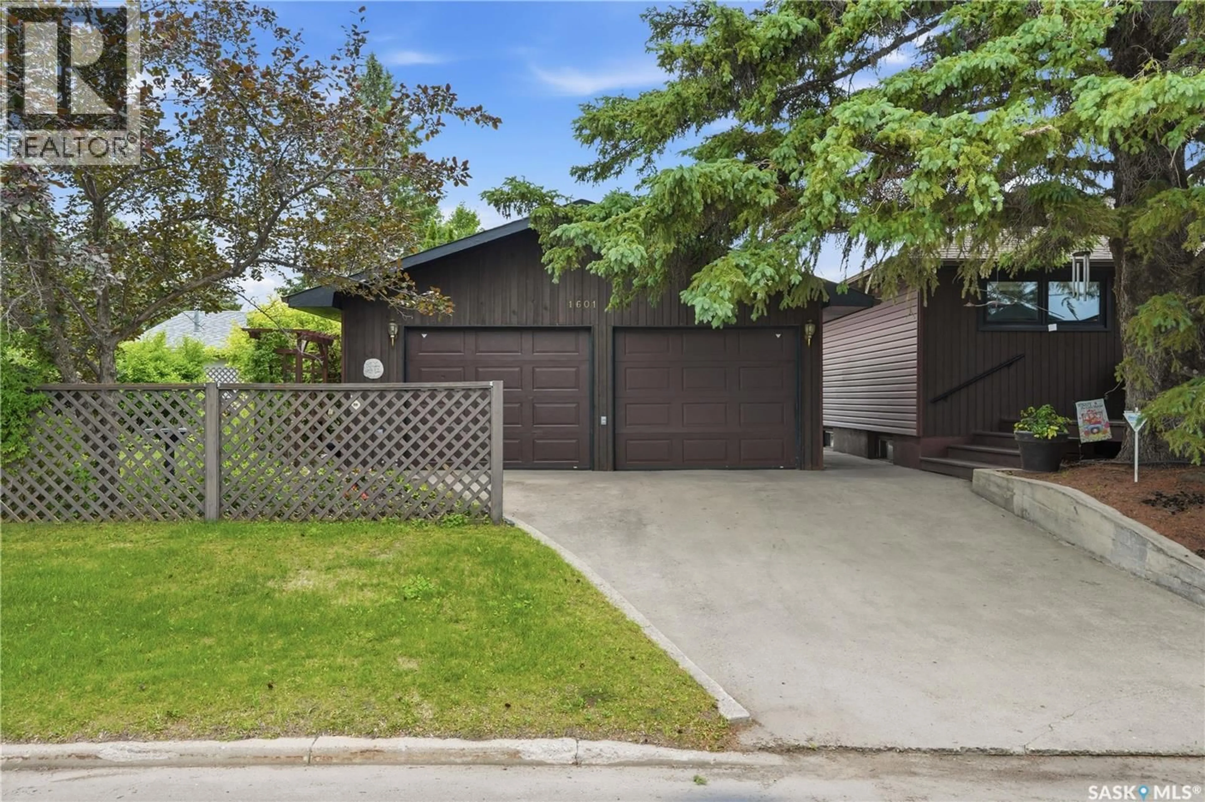 Shed for 1601 MORGAN AVENUE, Saskatoon Saskatchewan S7H2R2