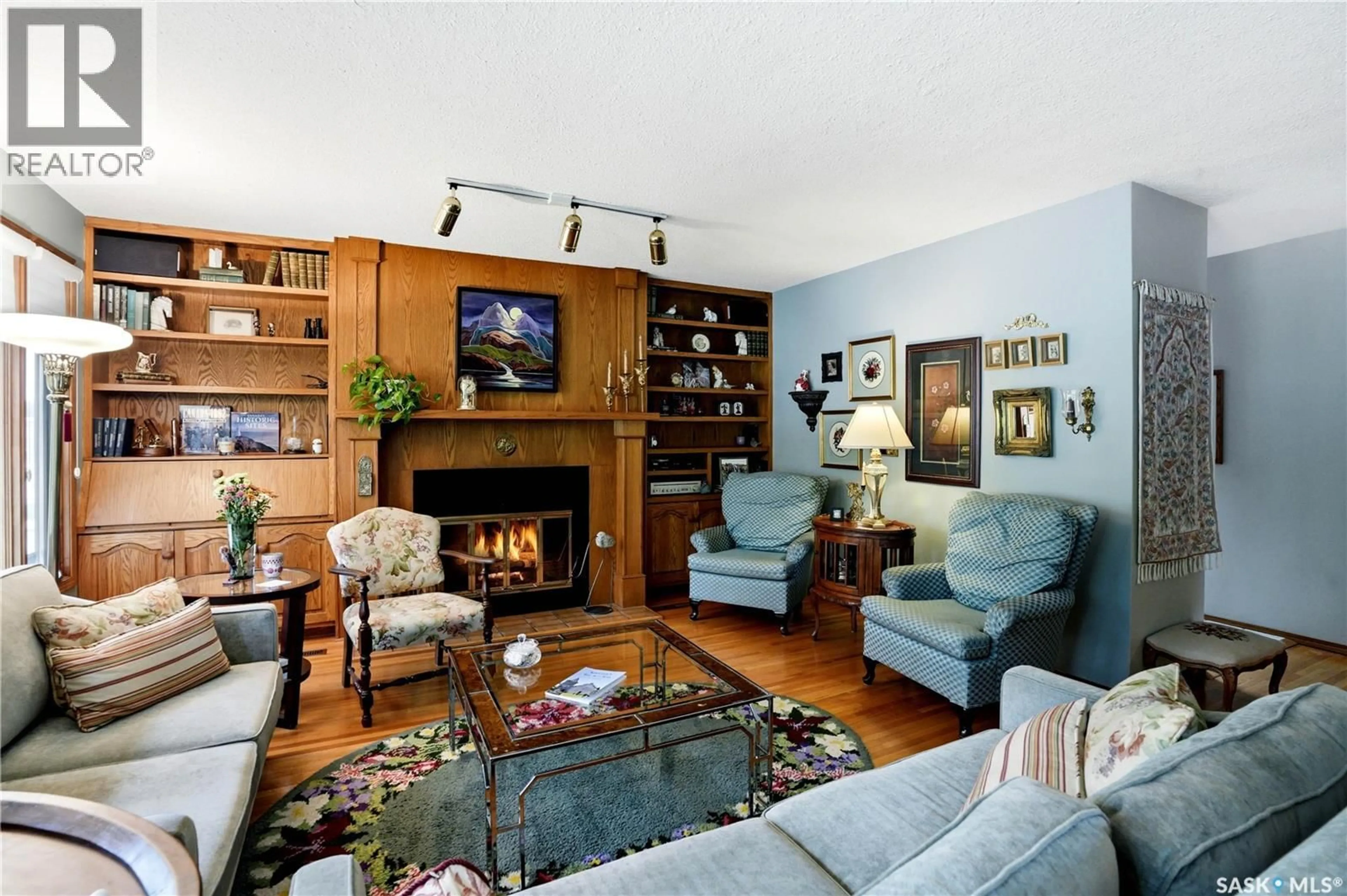 Living room with furniture, unknown for 1601 MORGAN AVENUE, Saskatoon Saskatchewan S7H2R2