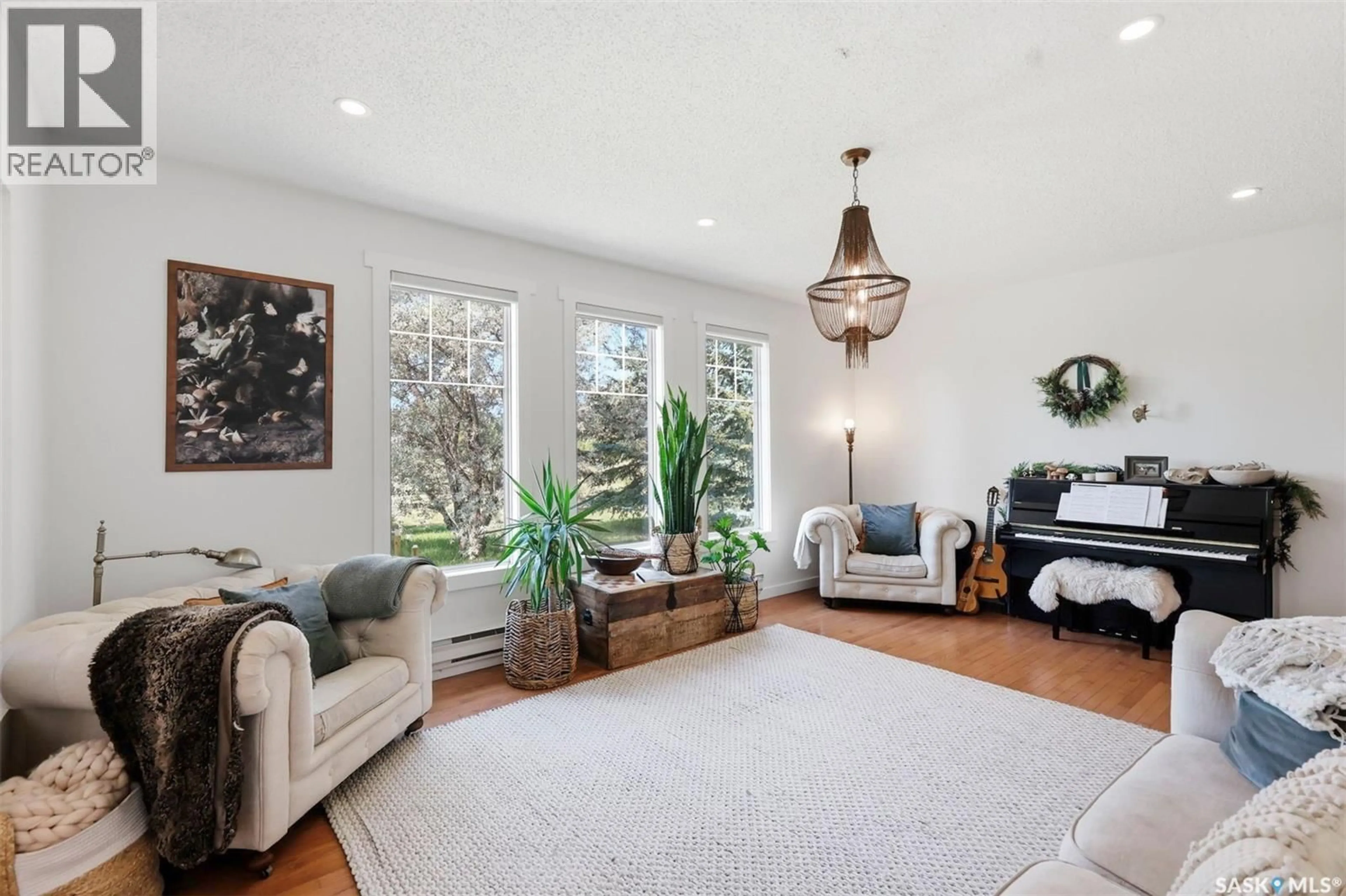 Living room with furniture, unknown for 43 BEAVER RIDGE ROAD, Corman Park Rm No. 344 Saskatchewan S7K2G8