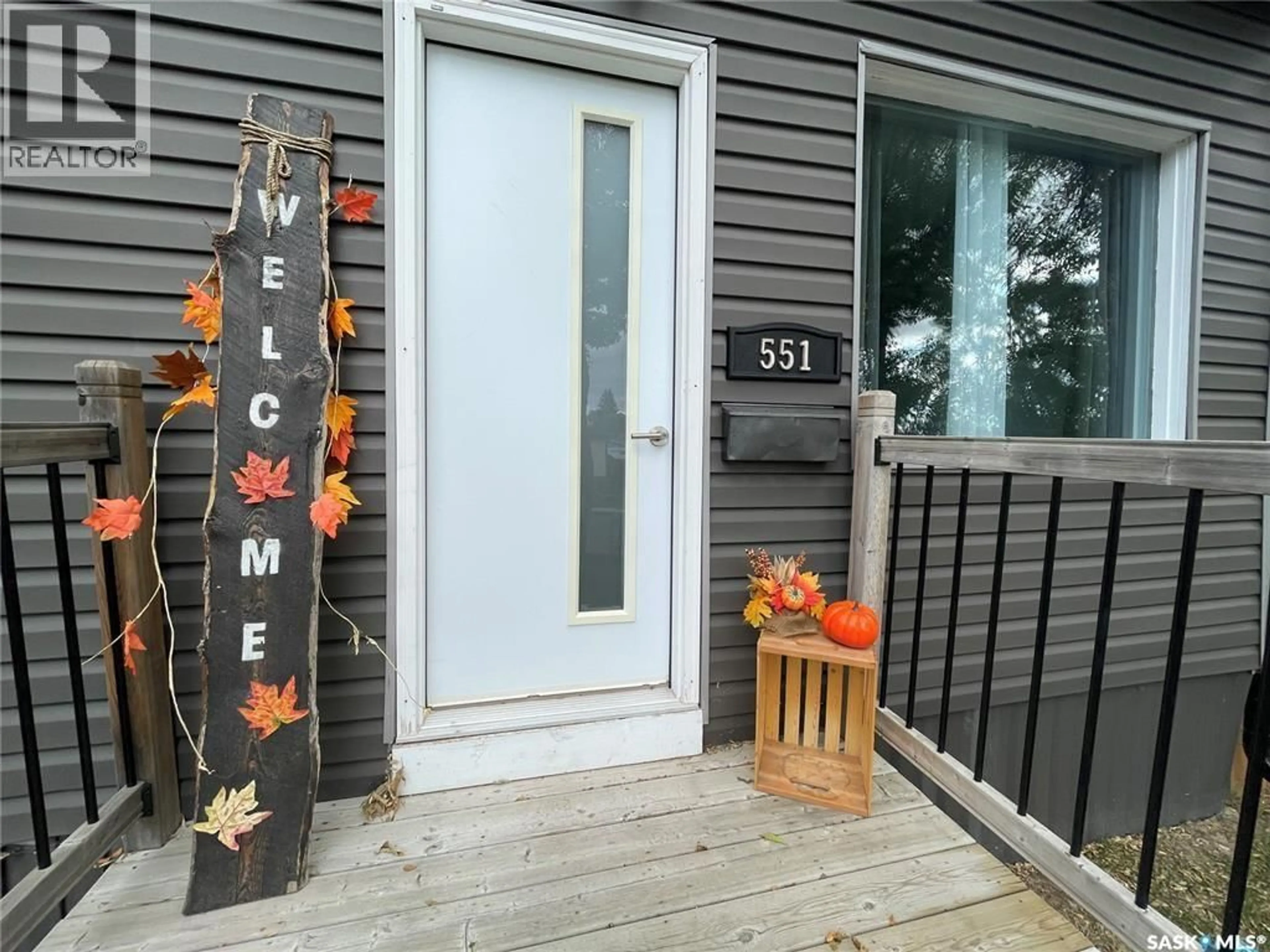 Indoor entryway for 551 2ND AVENUE, Swift Current Saskatchewan S9H0R1