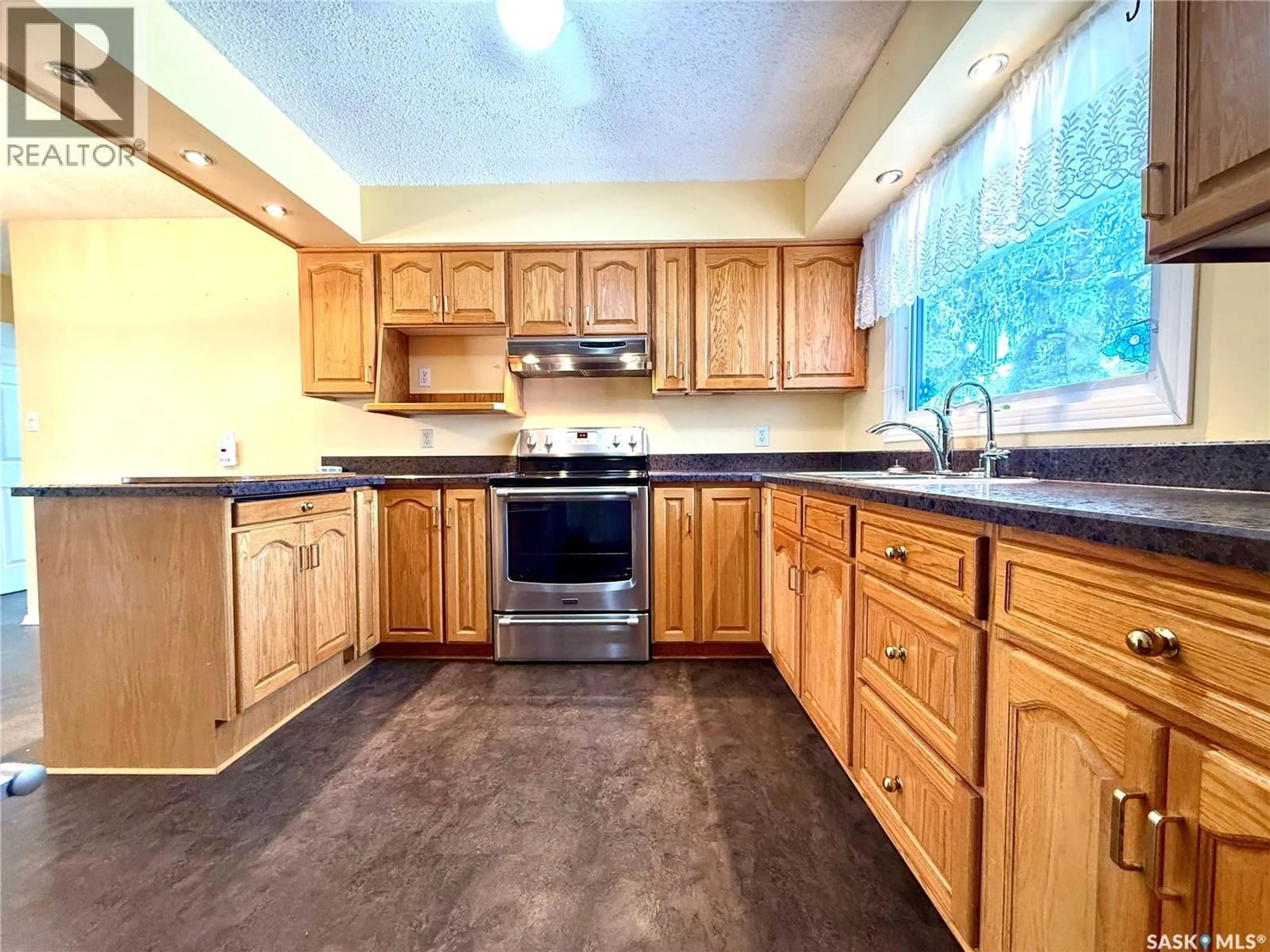 Standard kitchen, ceramic/tile floor for 1317 MAIN STREET, Canora Saskatchewan S0A0L0