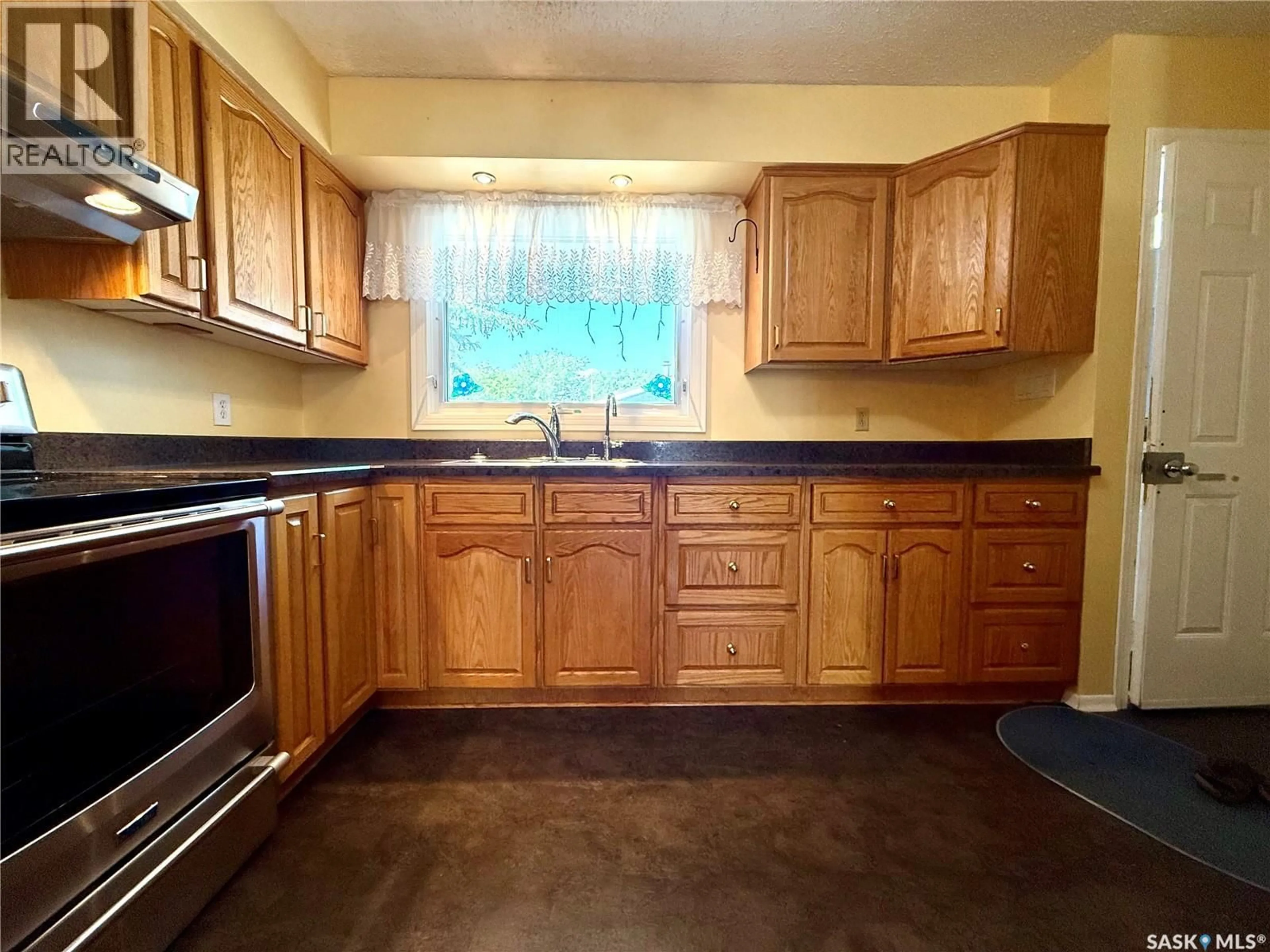 Standard kitchen, unknown for 1317 MAIN STREET, Canora Saskatchewan S0A0L0
