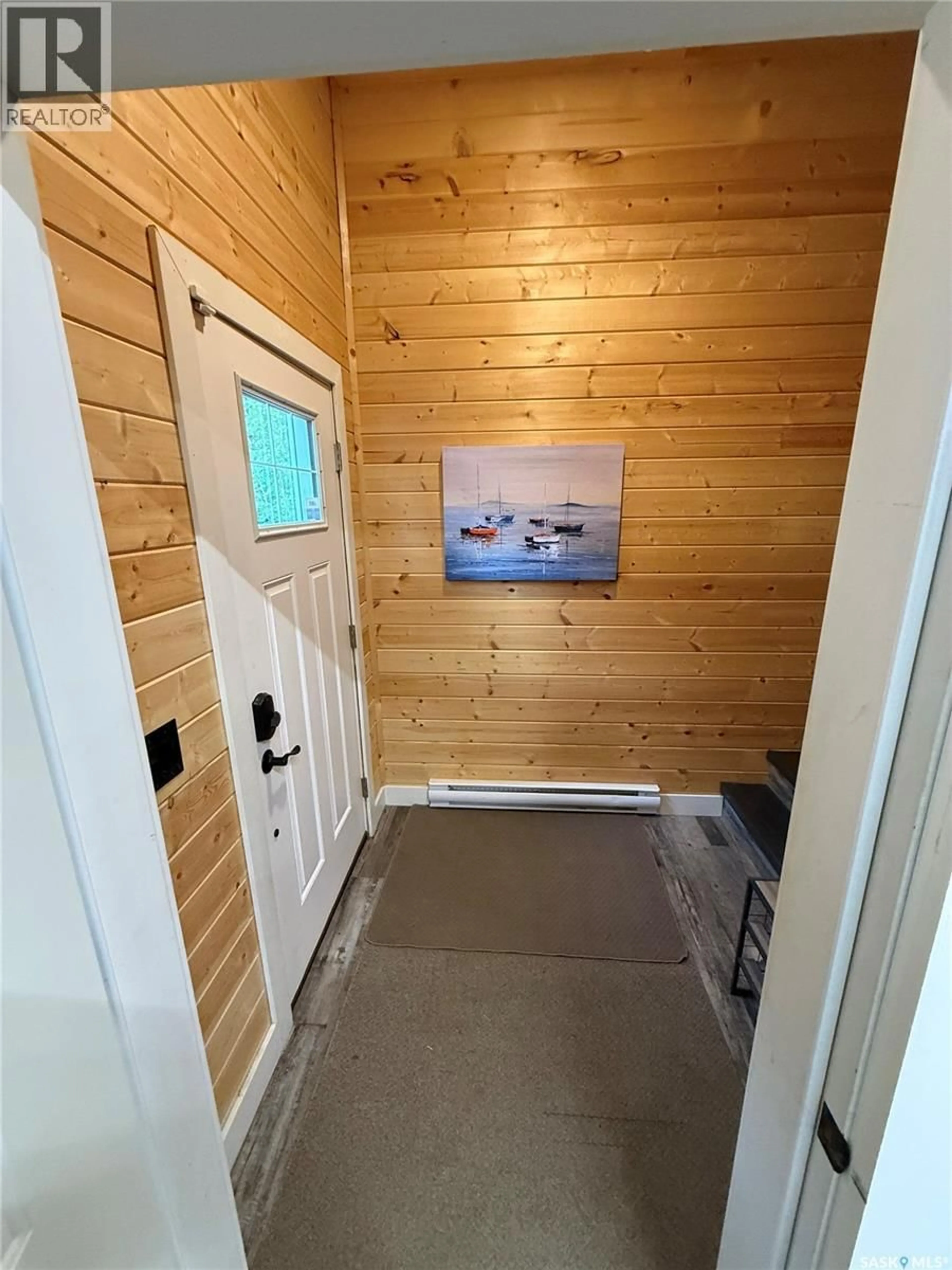 Indoor entryway for 203 MCCALLUM STREET, Green Lake Saskatchewan S0M1B0