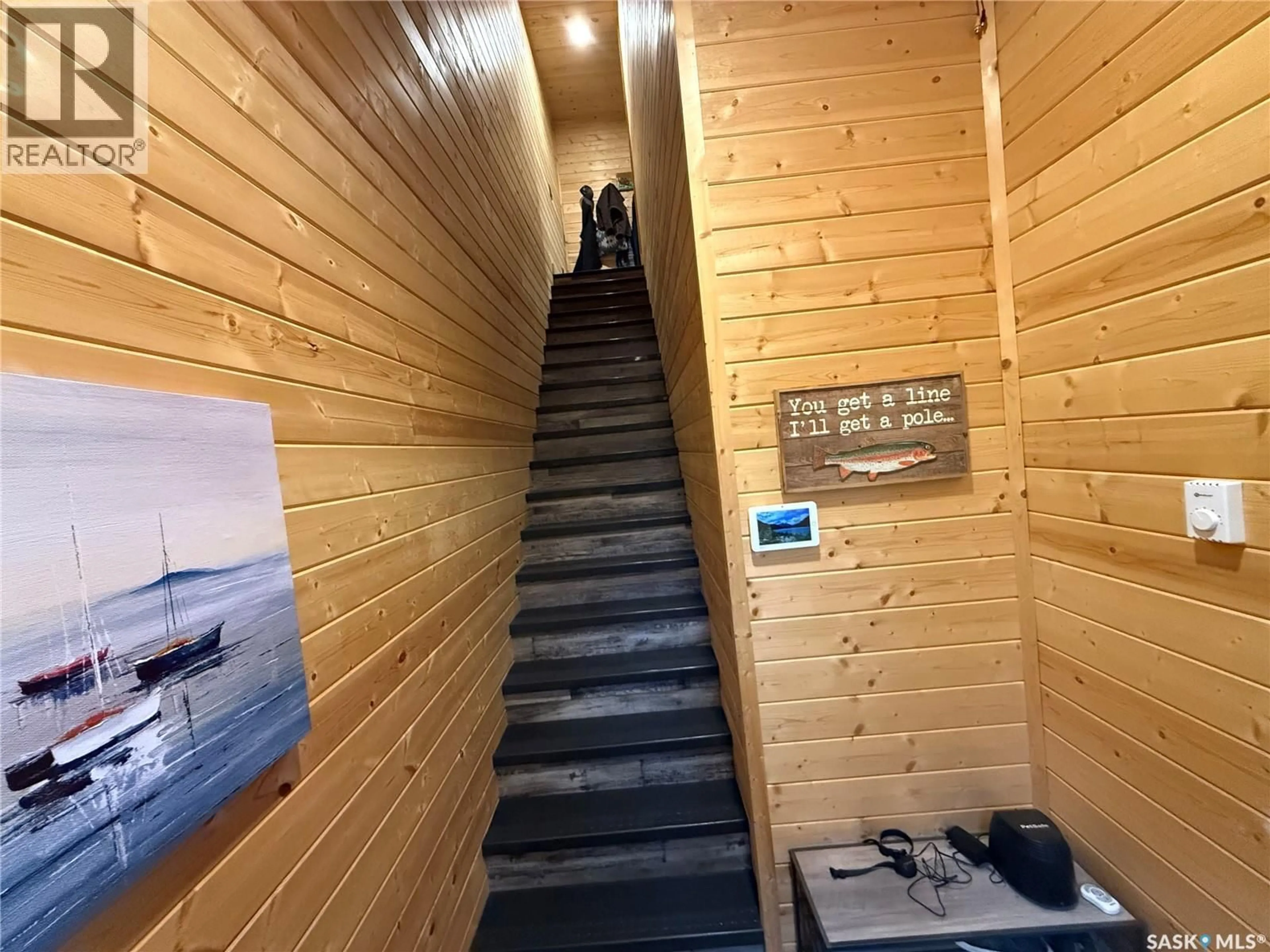 Indoor foyer for 203 MCCALLUM STREET, Green Lake Saskatchewan S0M1B0