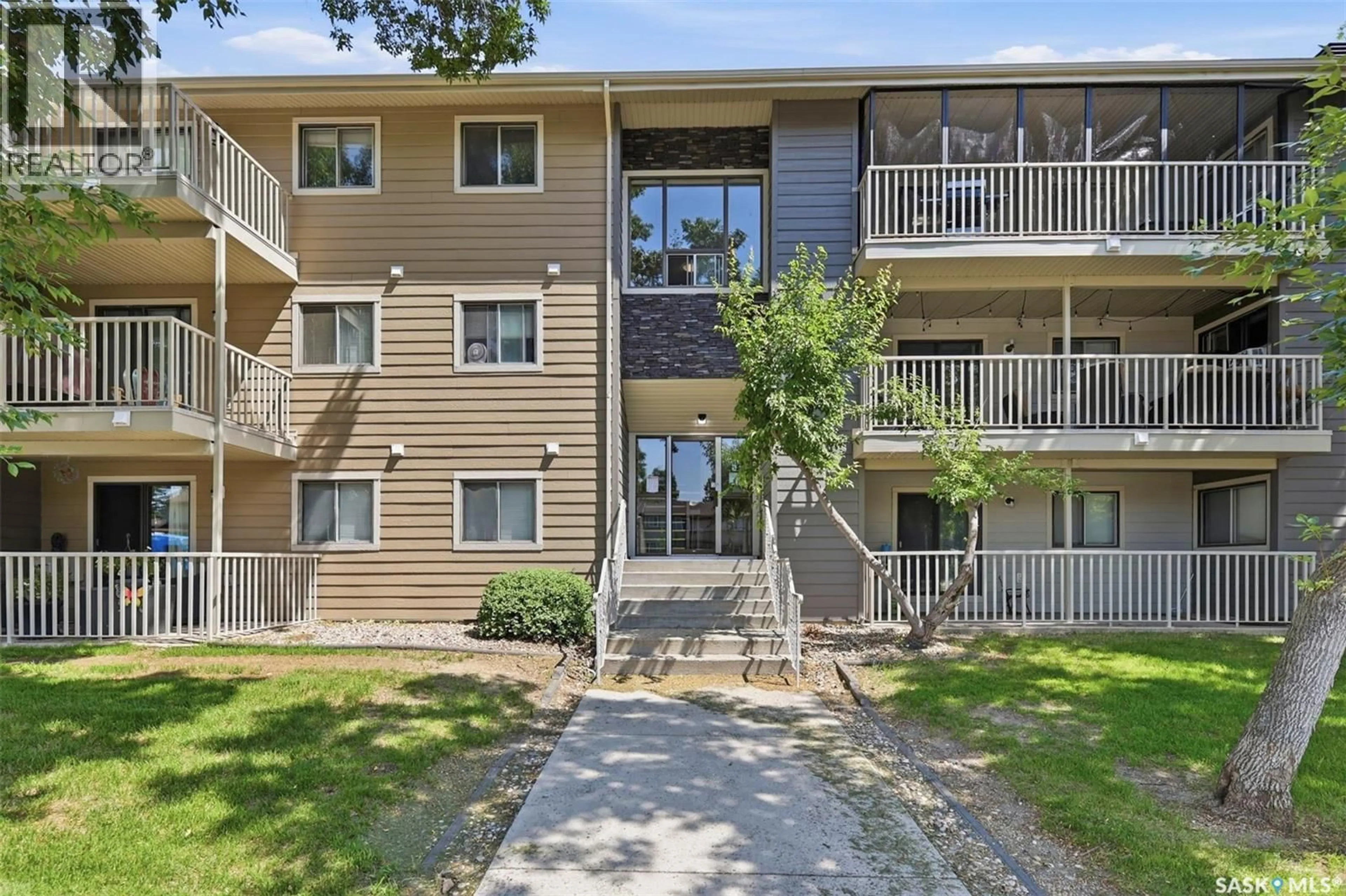 Patio, unknown for 301 1A - 1121 MCKERCHER DRIVE, Saskatoon Saskatchewan S7H5B8