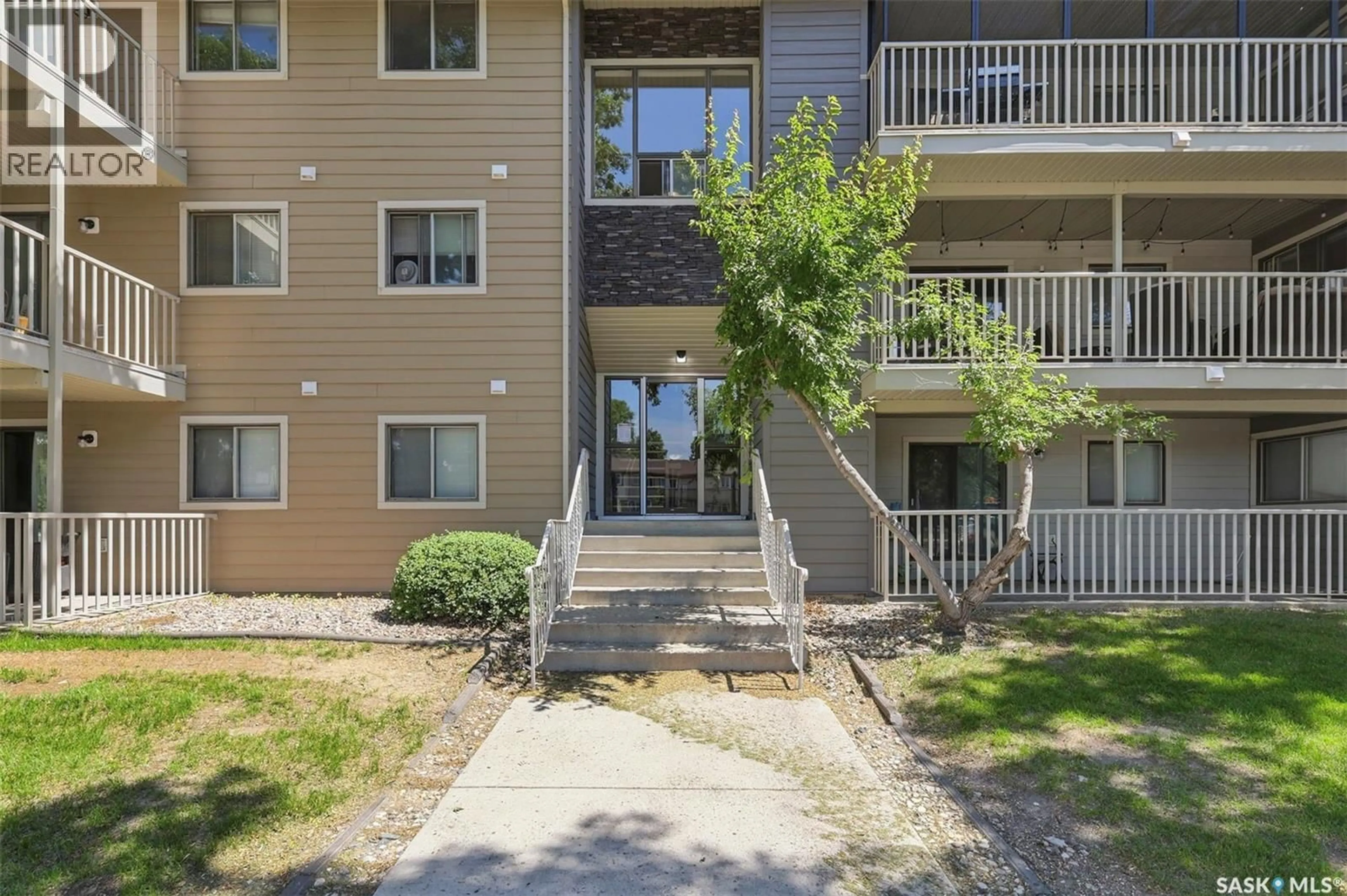 Patio, unknown for 301 1A - 1121 MCKERCHER DRIVE, Saskatoon Saskatchewan S7H5B8