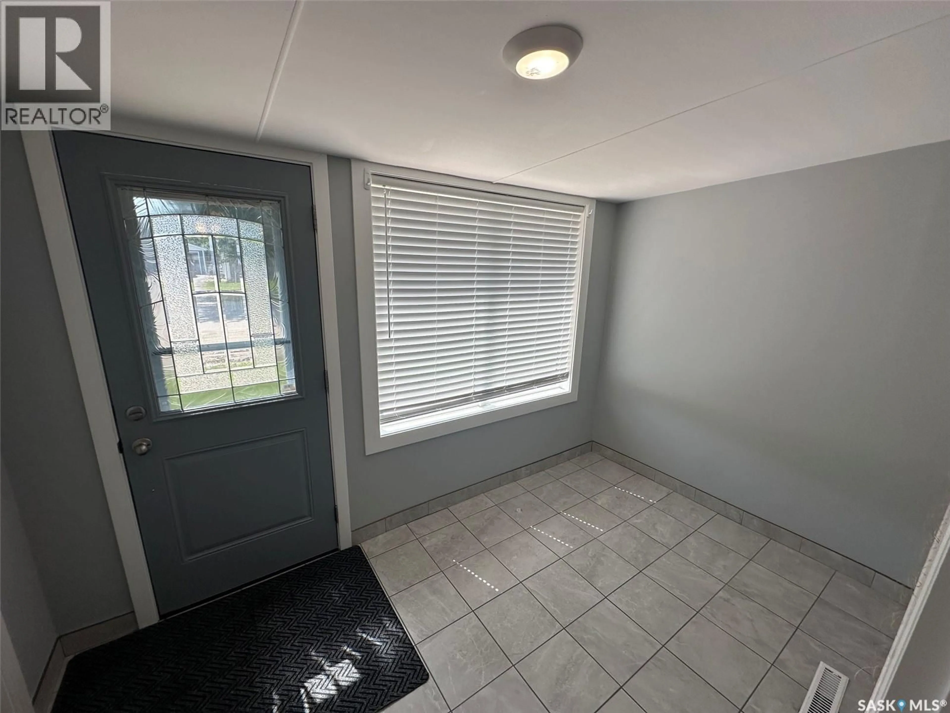 A pic of a room for 142 2ND AVENUE, Central Butte Saskatchewan S0H0T0