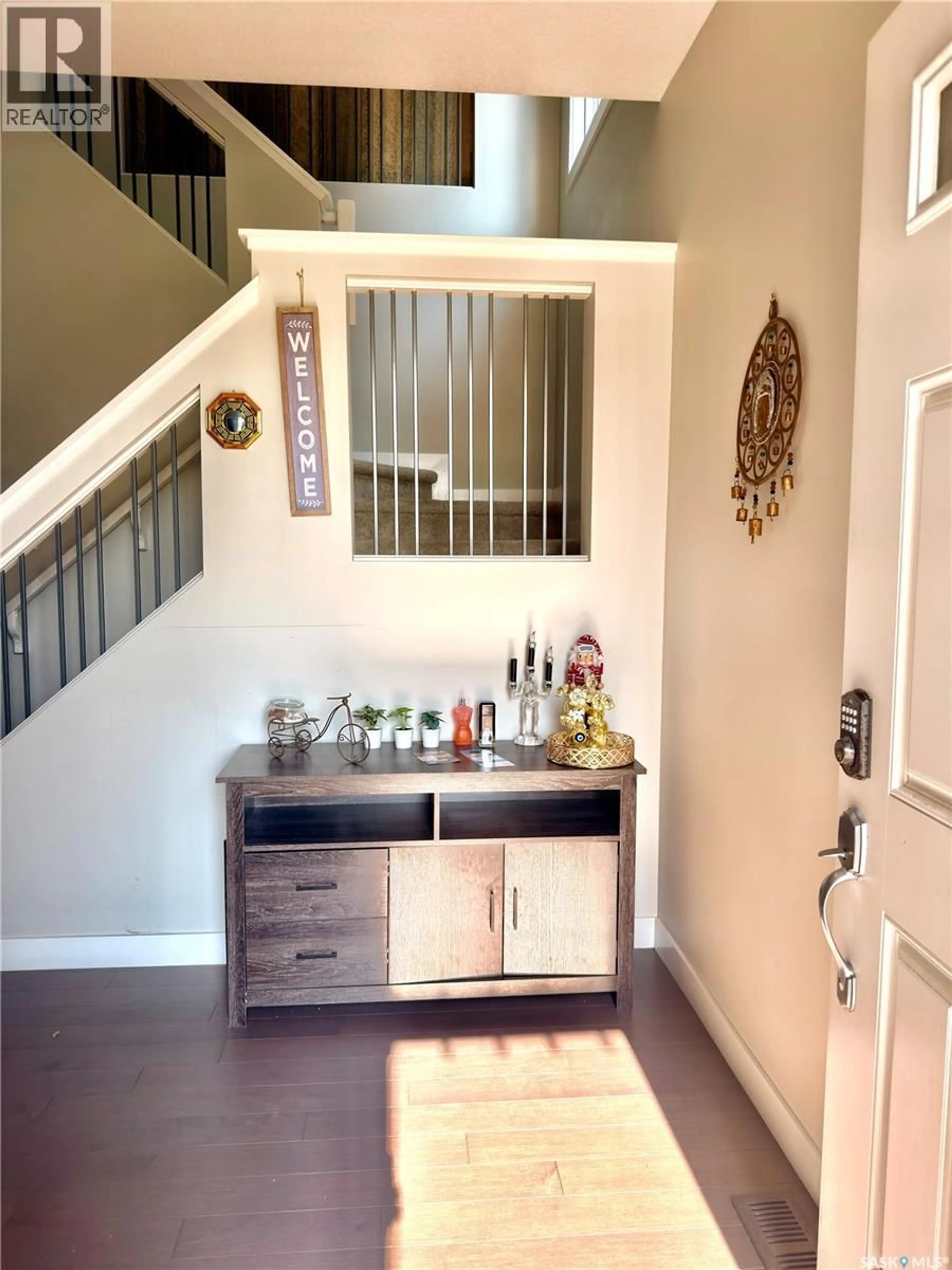 Indoor entryway for 539 SECORD MANOR, Saskatoon Saskatchewan S7V0M1