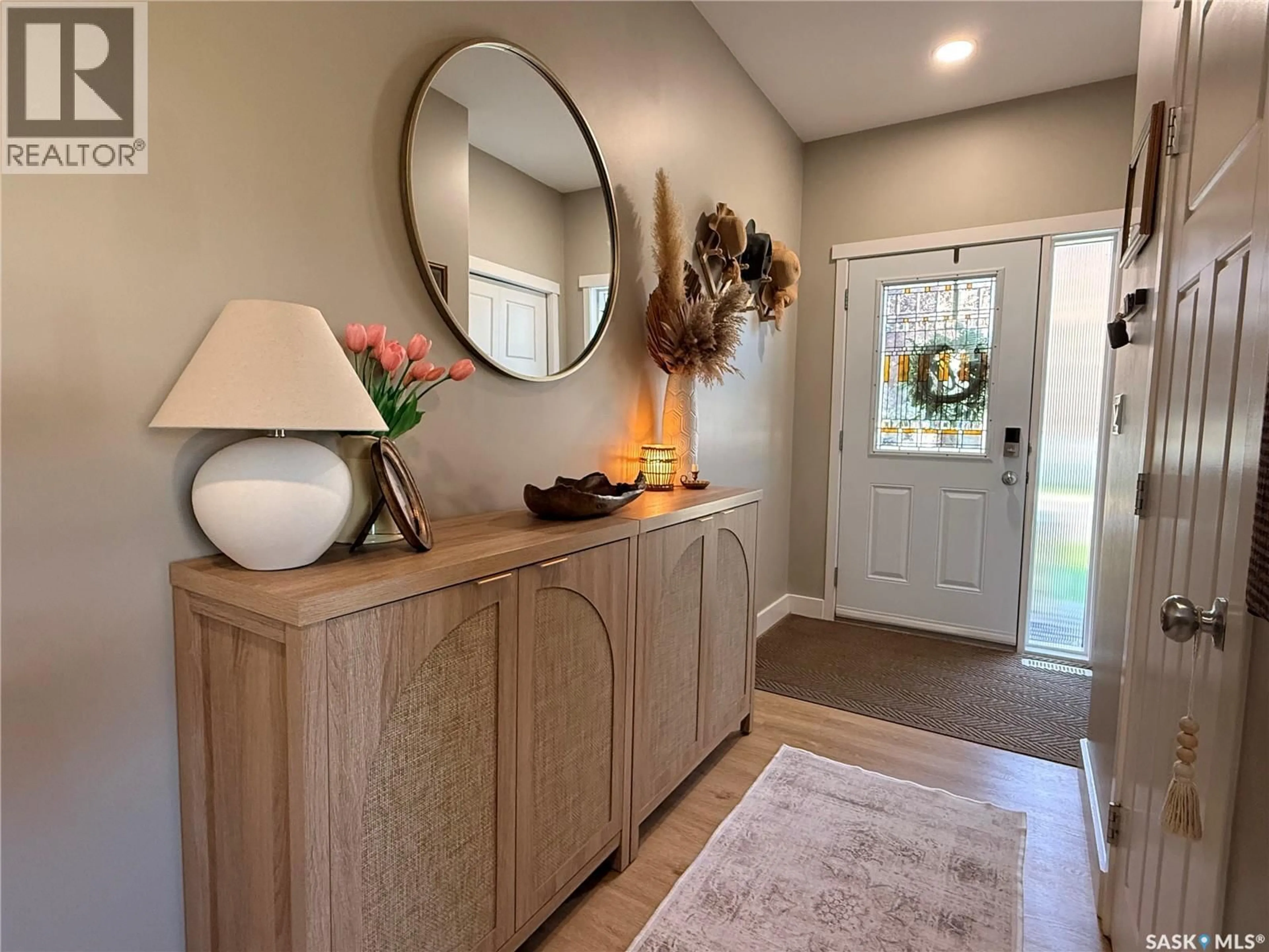 Indoor entryway for 34 MCINTOSH STREET E, Swift Current Saskatchewan S9H1H7