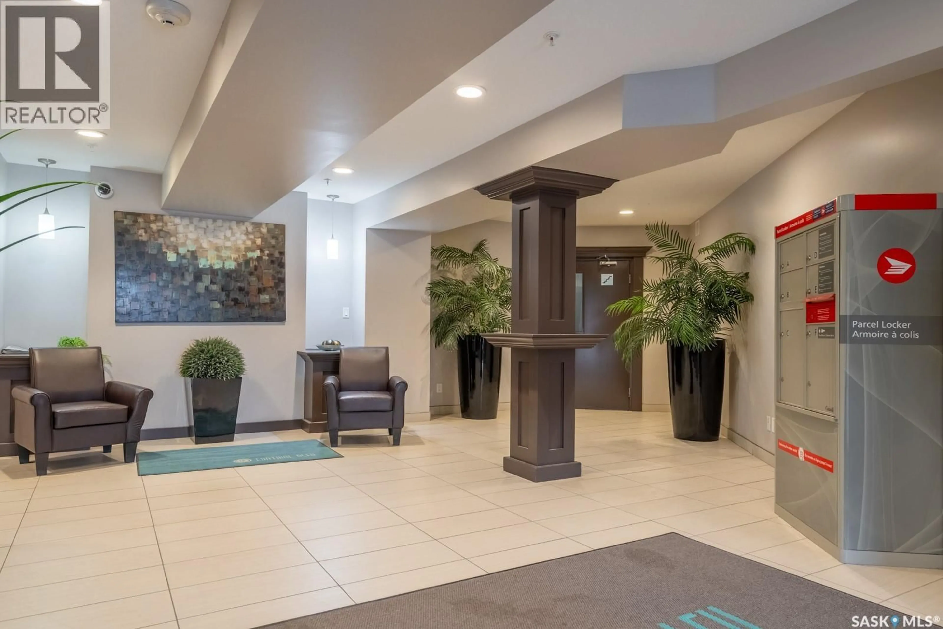 Lobby for 404 5301 UNIVERSAL CRESCENT, Regina Saskatchewan S4W0L2