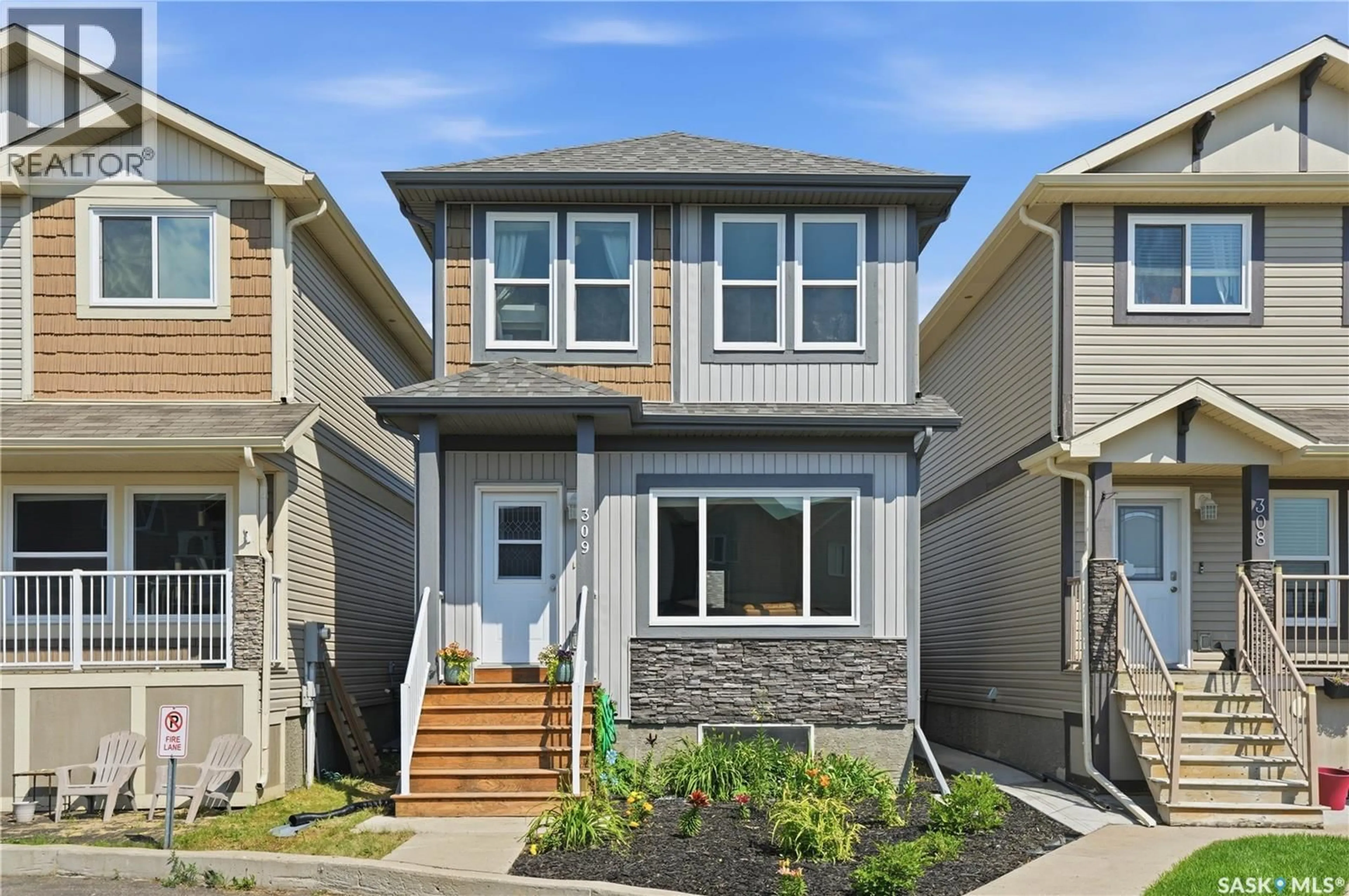 Home with vinyl exterior material, street for 810 - 309 HAMPTON CIRCLE, Saskatoon Saskatchewan S7R0K1