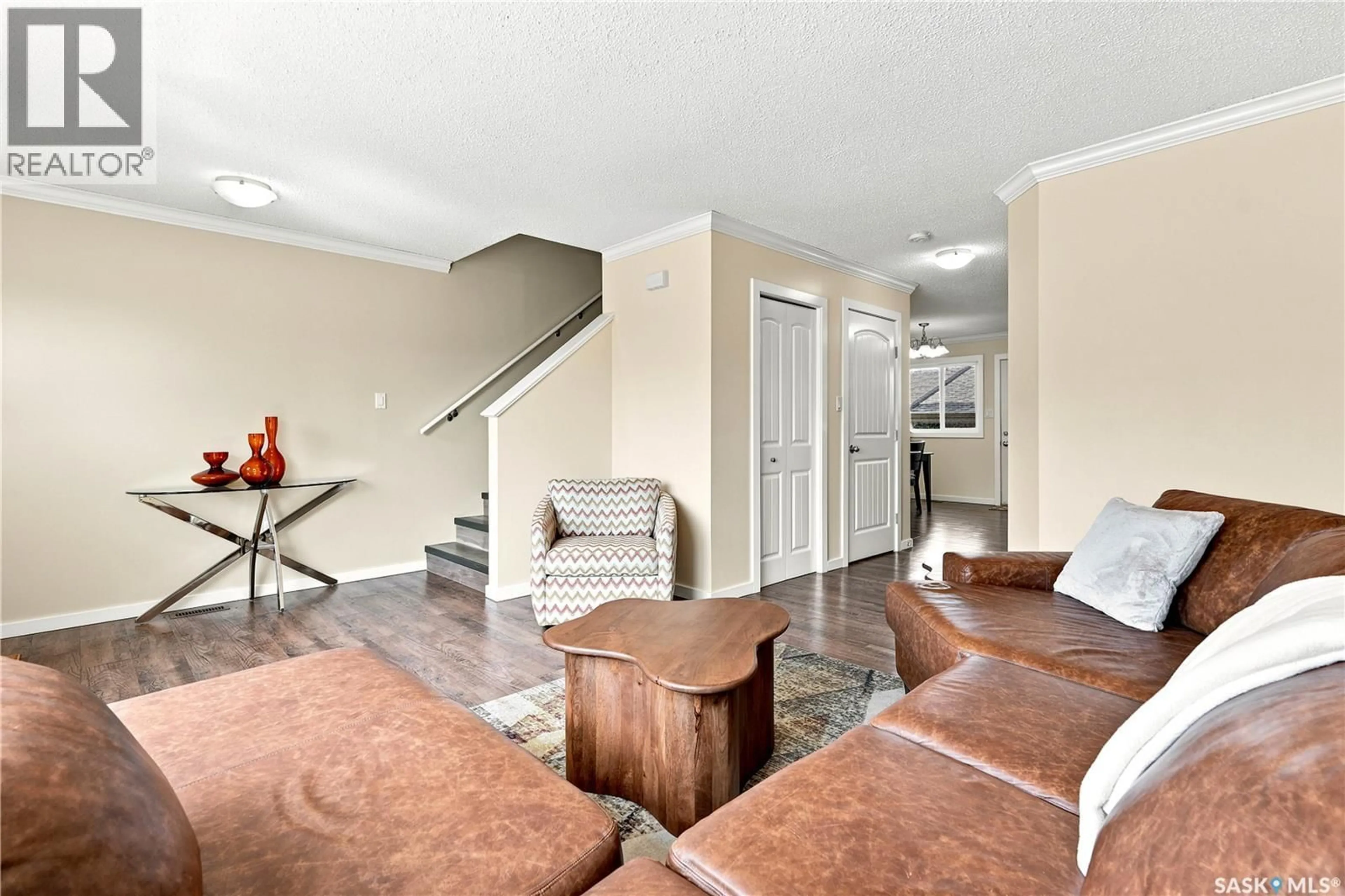 Living room with furniture, unknown for 810 - 309 HAMPTON CIRCLE, Saskatoon Saskatchewan S7R0K1