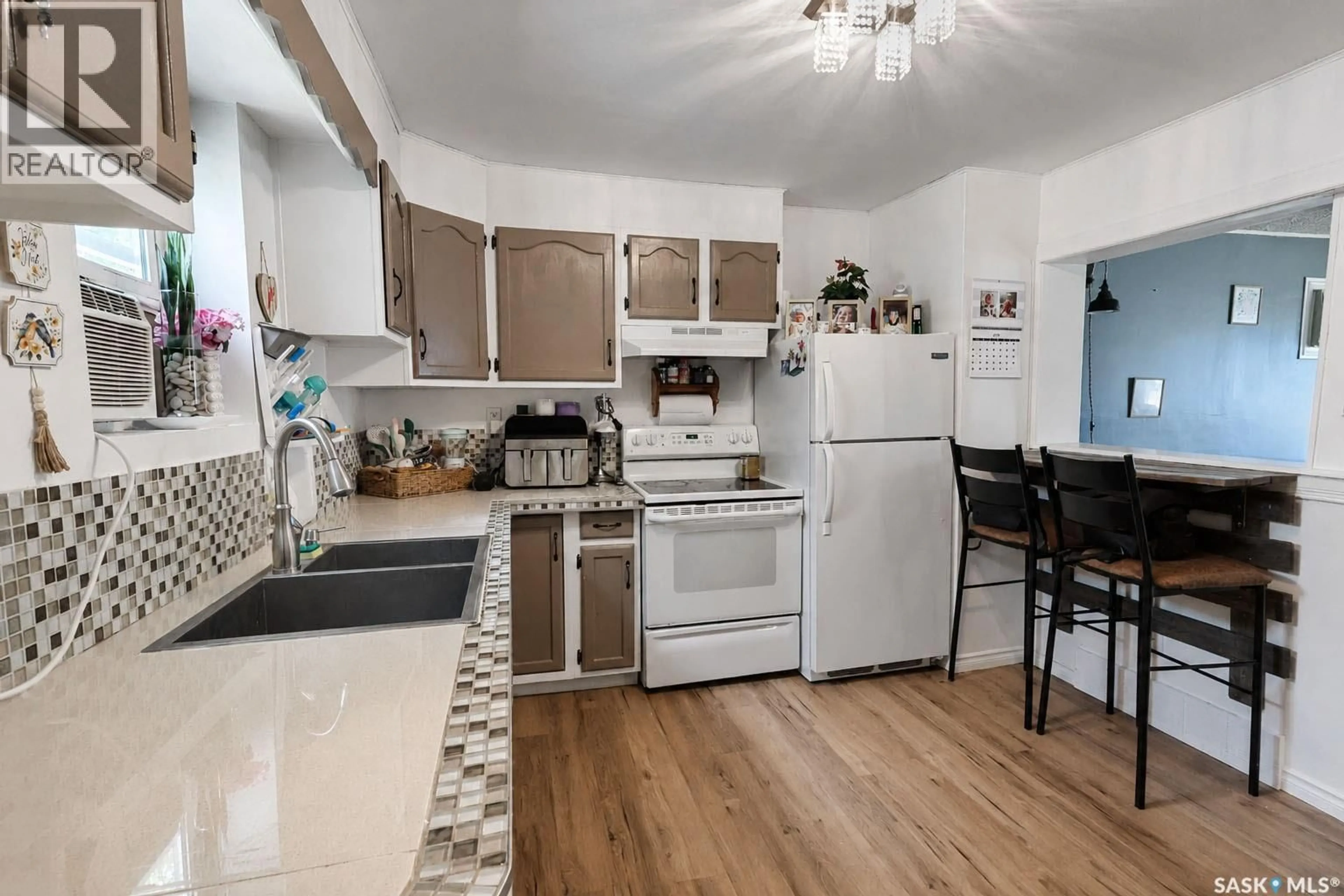 Standard kitchen, unknown for 748 5TH STREET, Prince Albert Saskatchewan S6V0M5