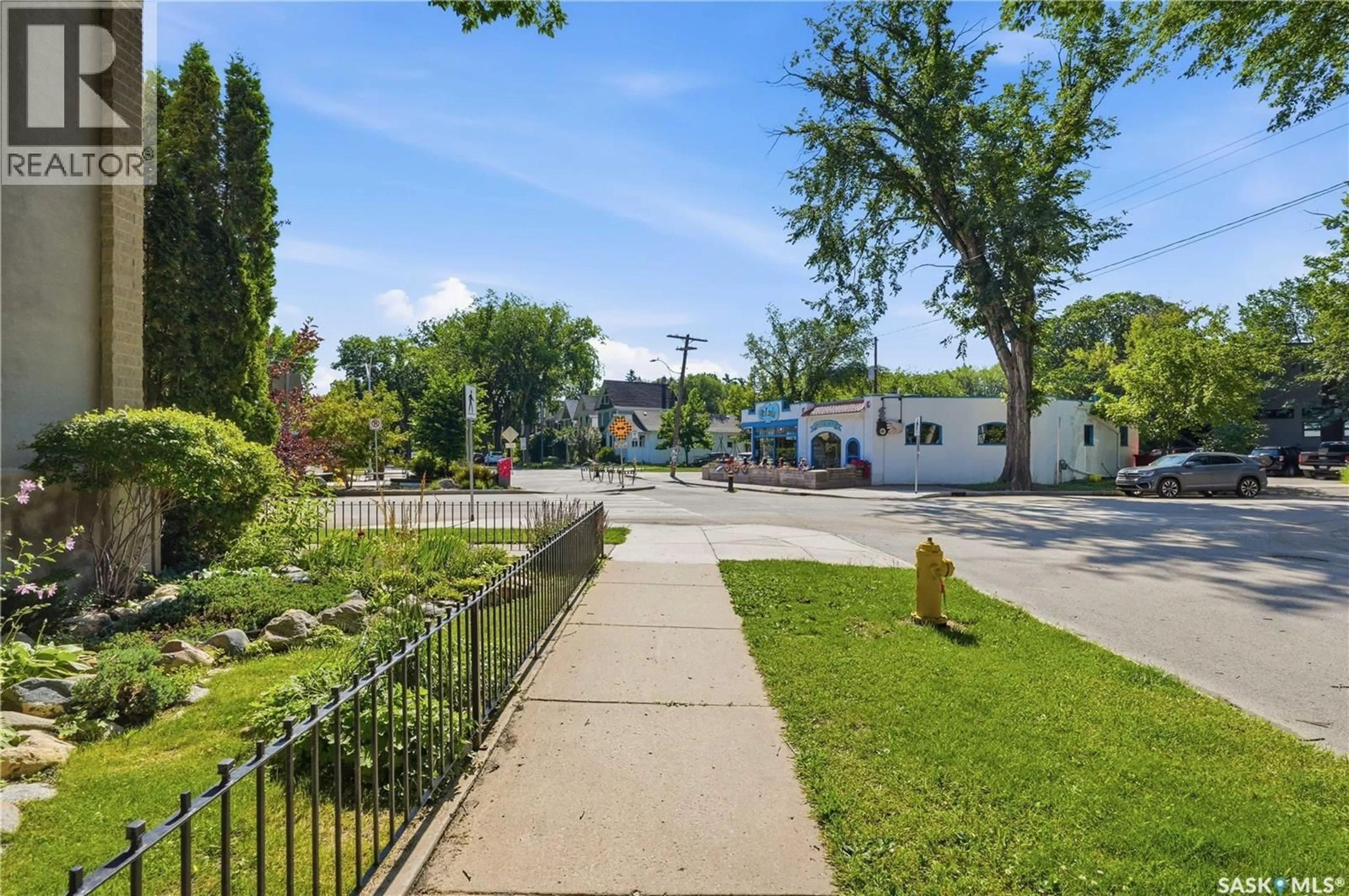 Patio, street for 719 14TH STREET, Saskatoon Saskatchewan S7N0P6