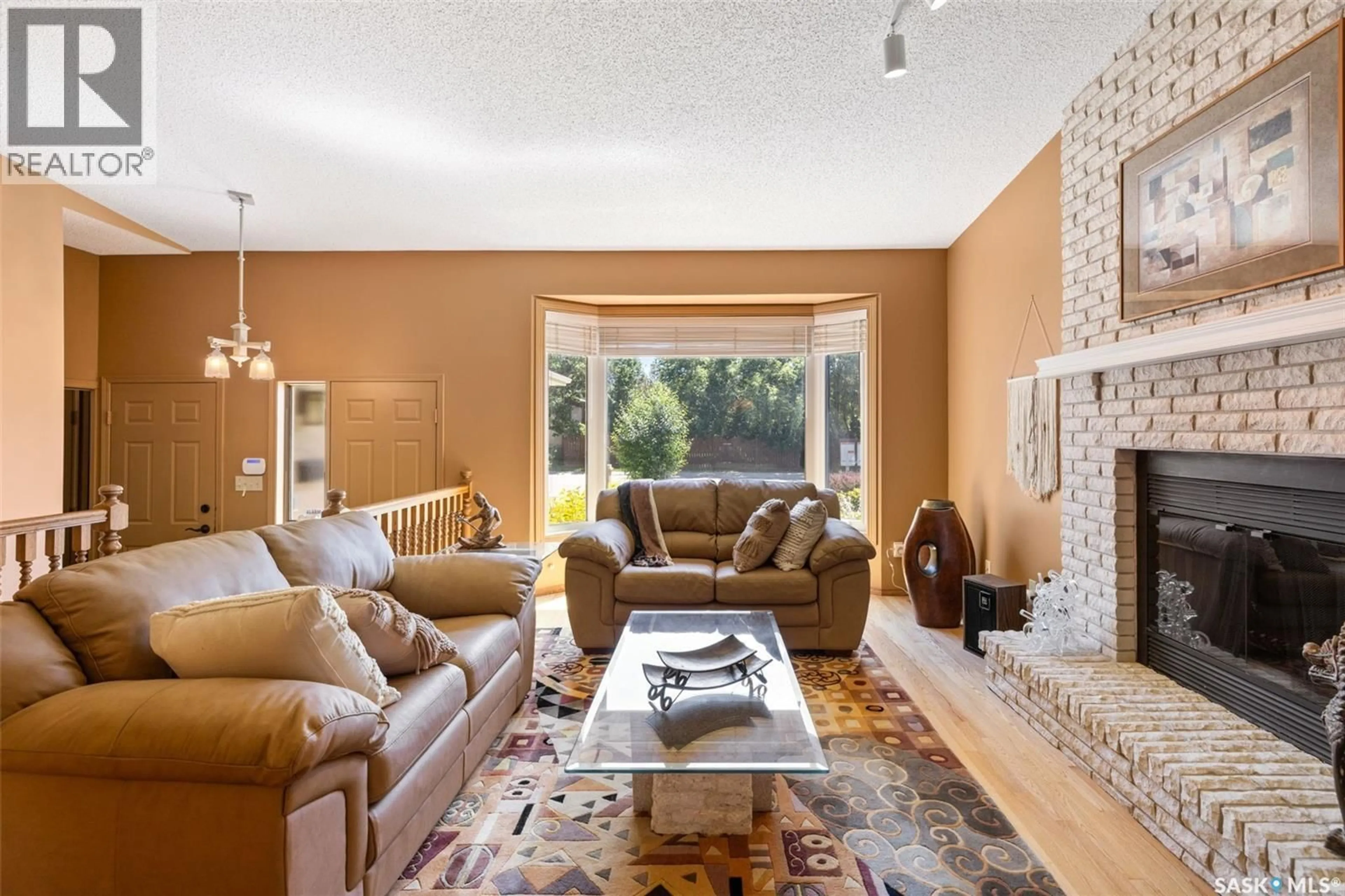 Living room with furniture, unknown for 3147 HARDING STREET, Regina Saskatchewan S4V1Z1