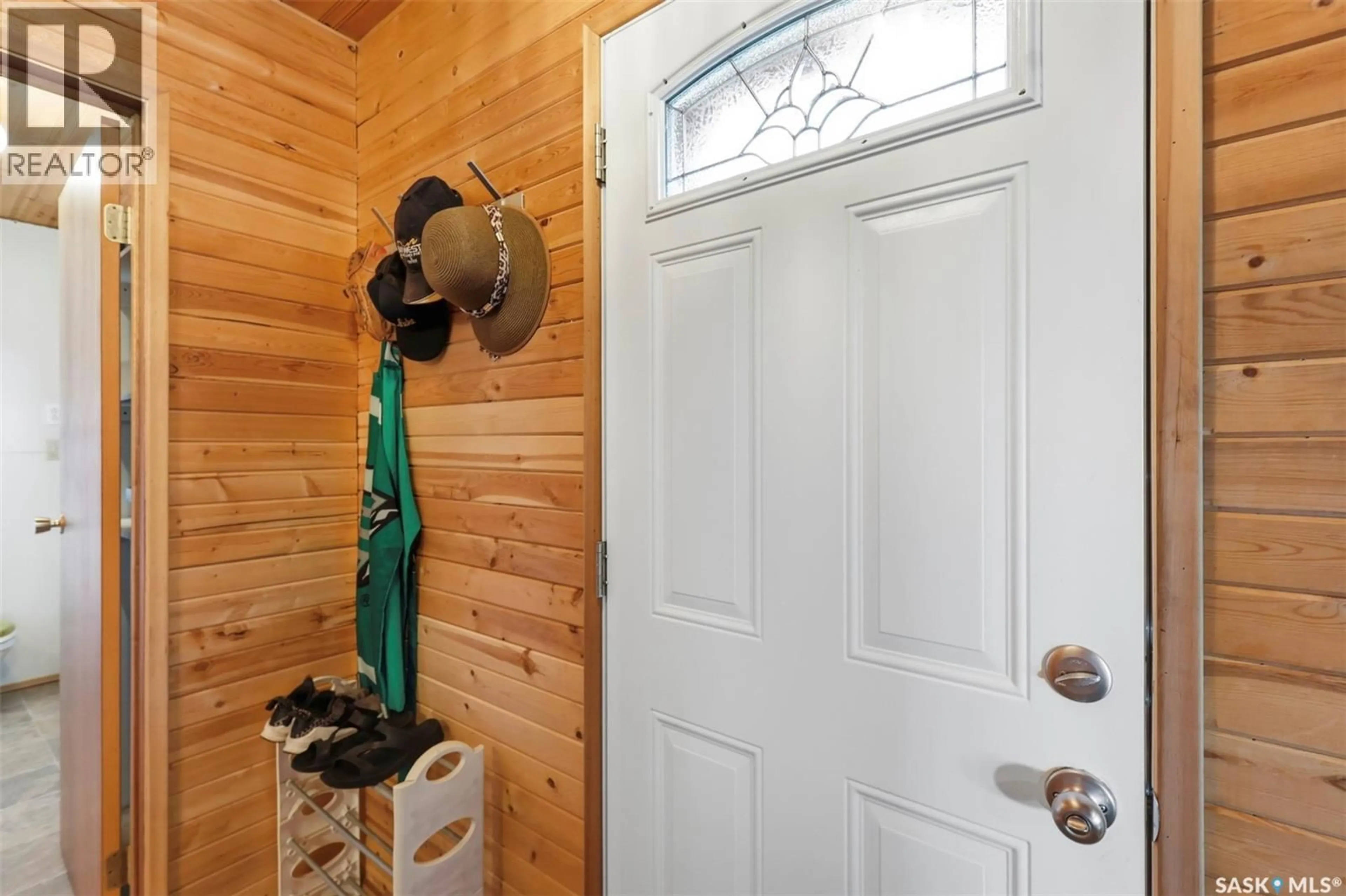 Indoor entryway for 60 NAVY AVENUE, Pike Lake Provincial Park Saskatchewan S7K1N2