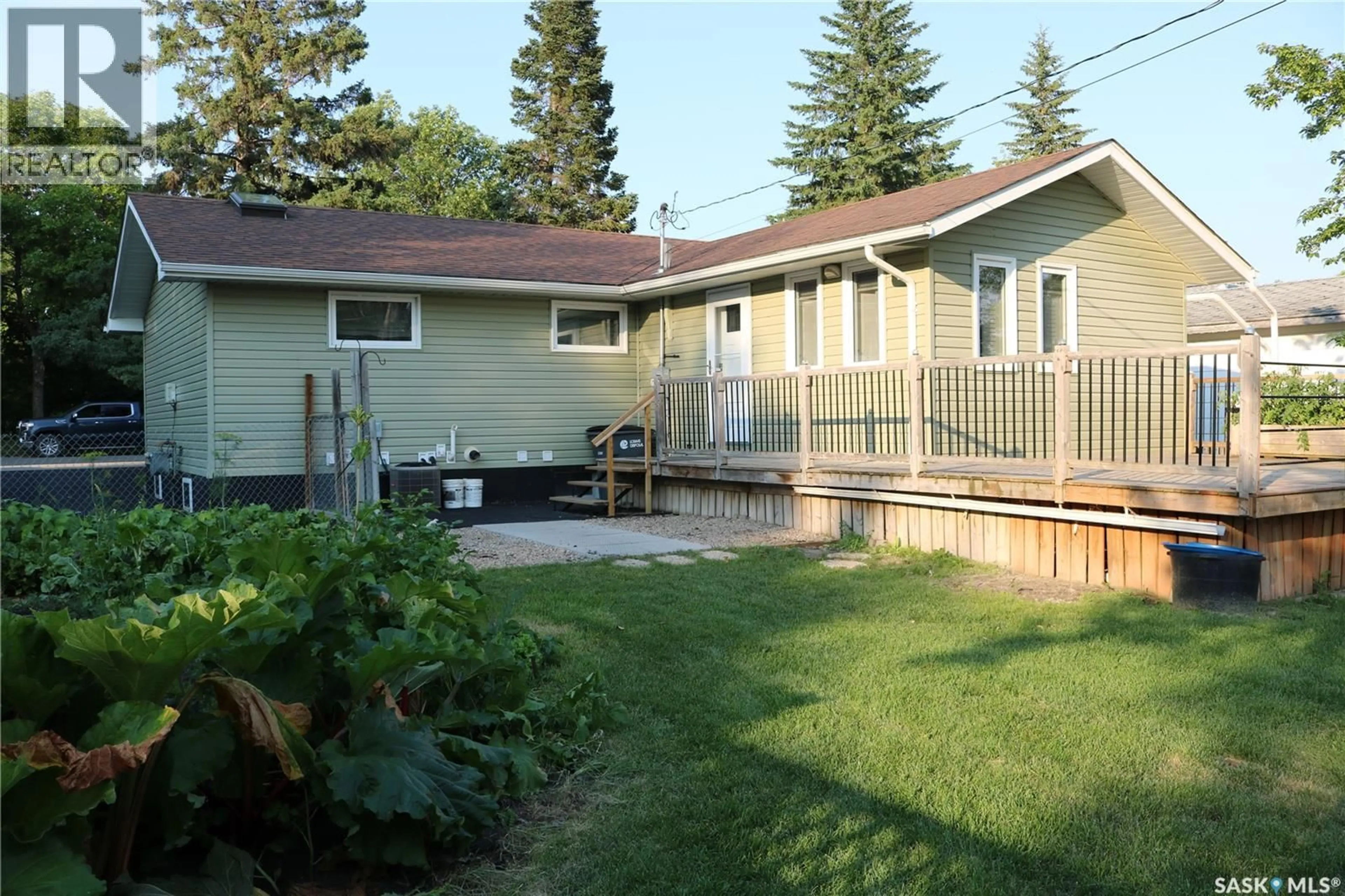 Patio, unknown for 509 MARK AVENUE, Moosomin Saskatchewan S0G3N0