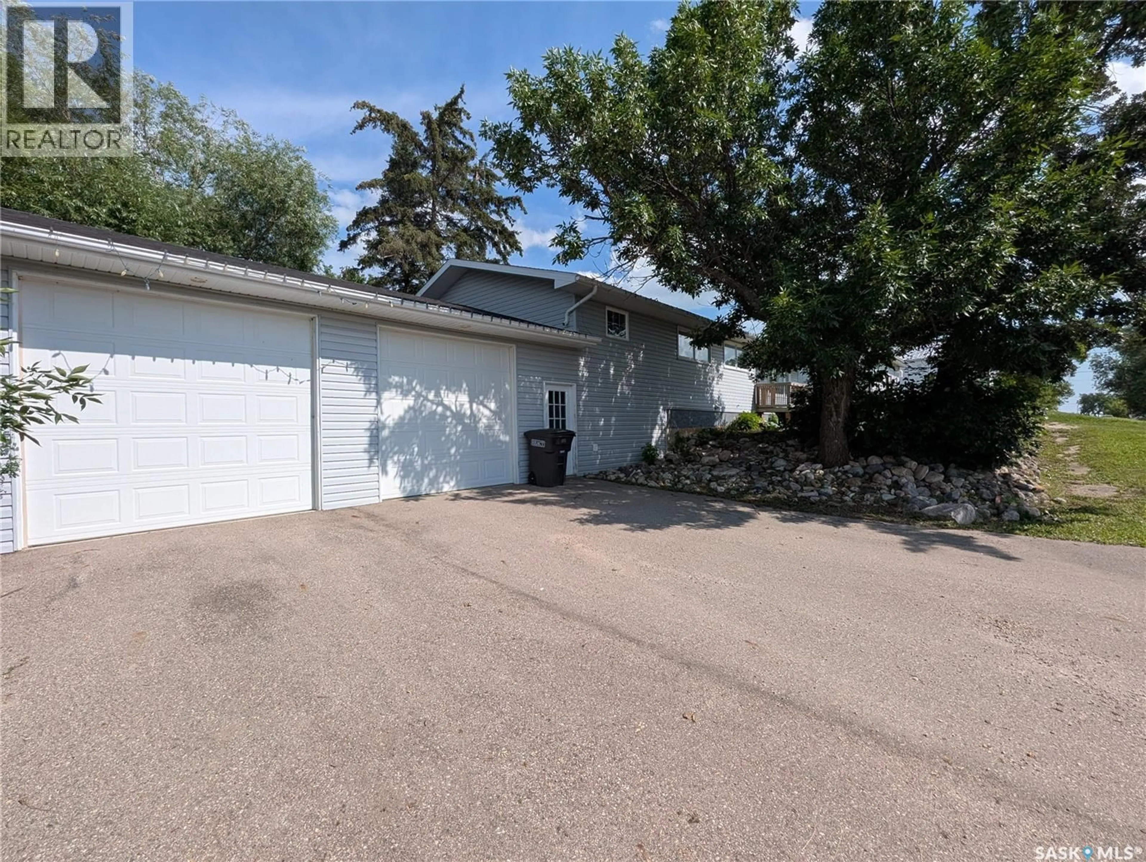 Unknown for 107 CARLTON STREET, Viscount Saskatchewan S0K4M0