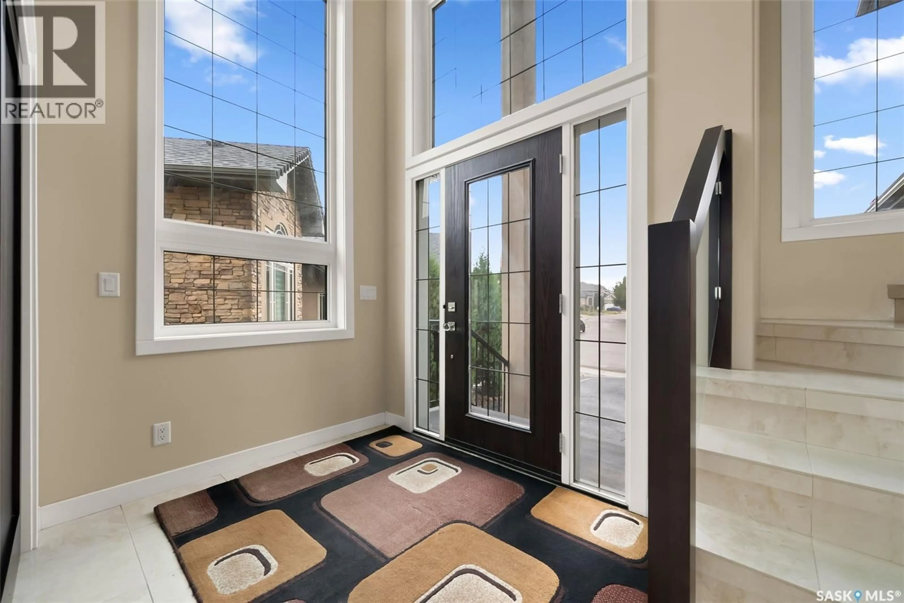 Indoor entryway for 6110 WASCANA COURT, Regina Saskatchewan S4V3E7