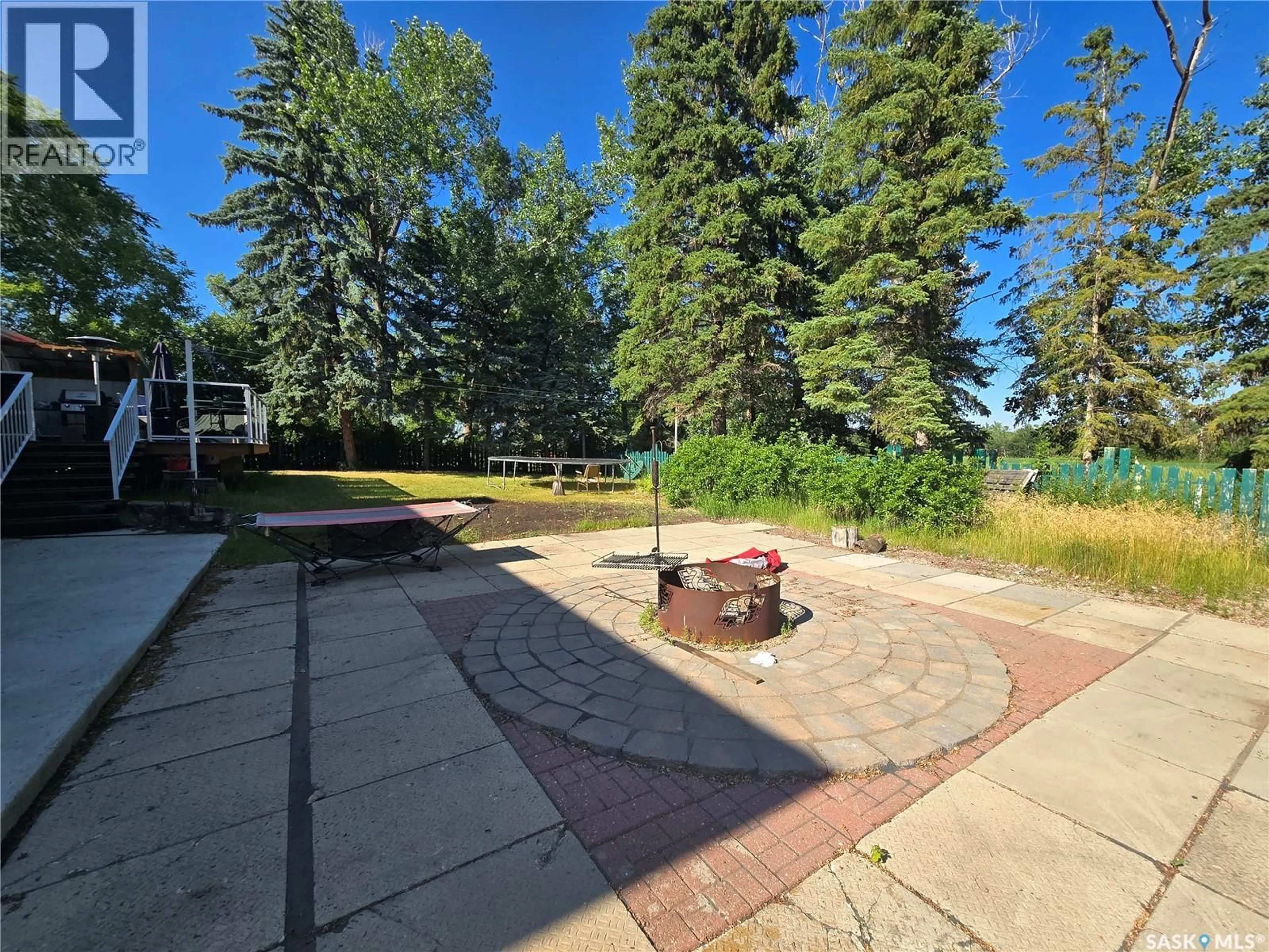 Patio, unknown for 327 RUSSELL STREET, Stoughton Saskatchewan S0G4T0