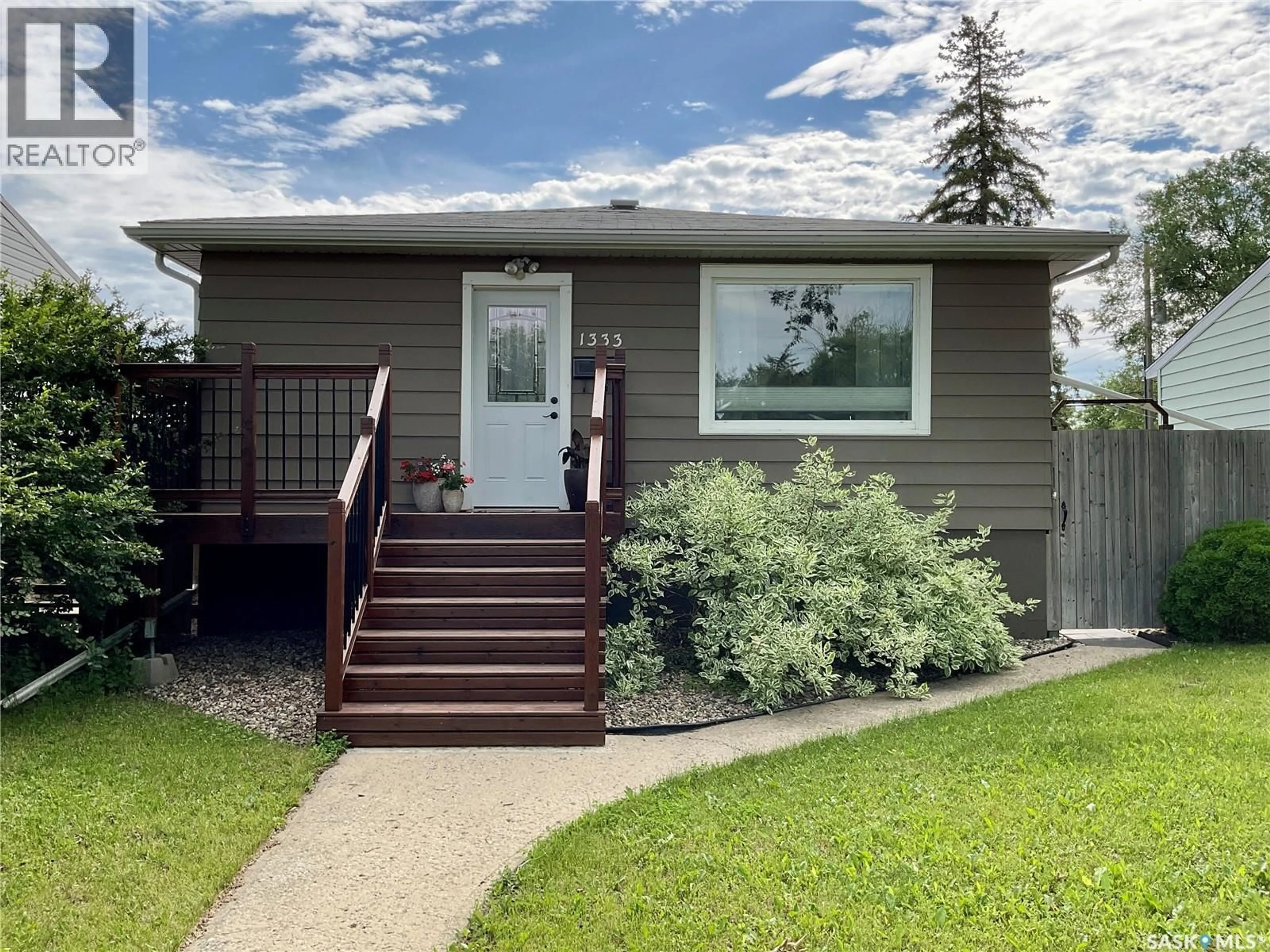 Home with vinyl exterior material, street for 1333 EMPRESS STREET, Regina Saskatchewan S4T5E6