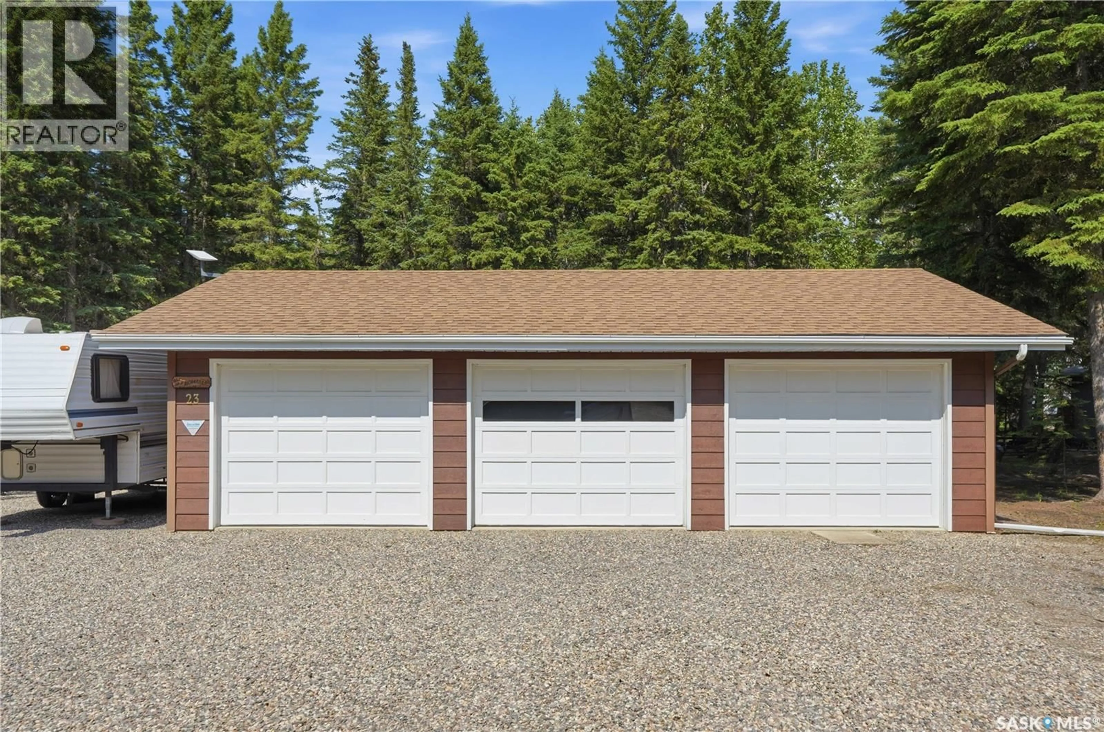 Indoor garage for 23 SASKATCHEWAN DRIVE, Candle Lake Saskatchewan S0J3E0
