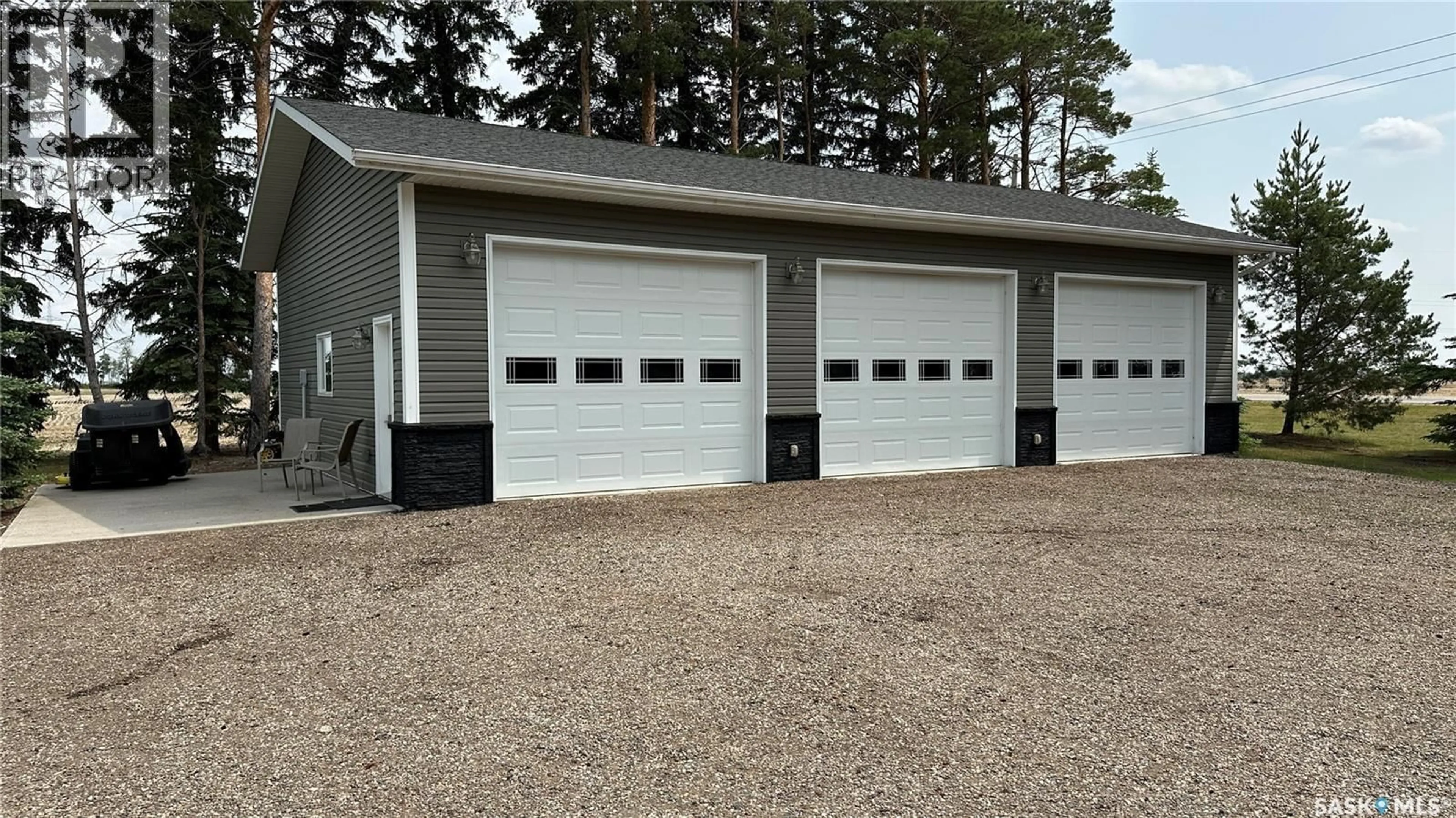 Indoor garage for MELFORT ACREAGE, Willow Creek Rm No. 458 Saskatchewan S0E0W0