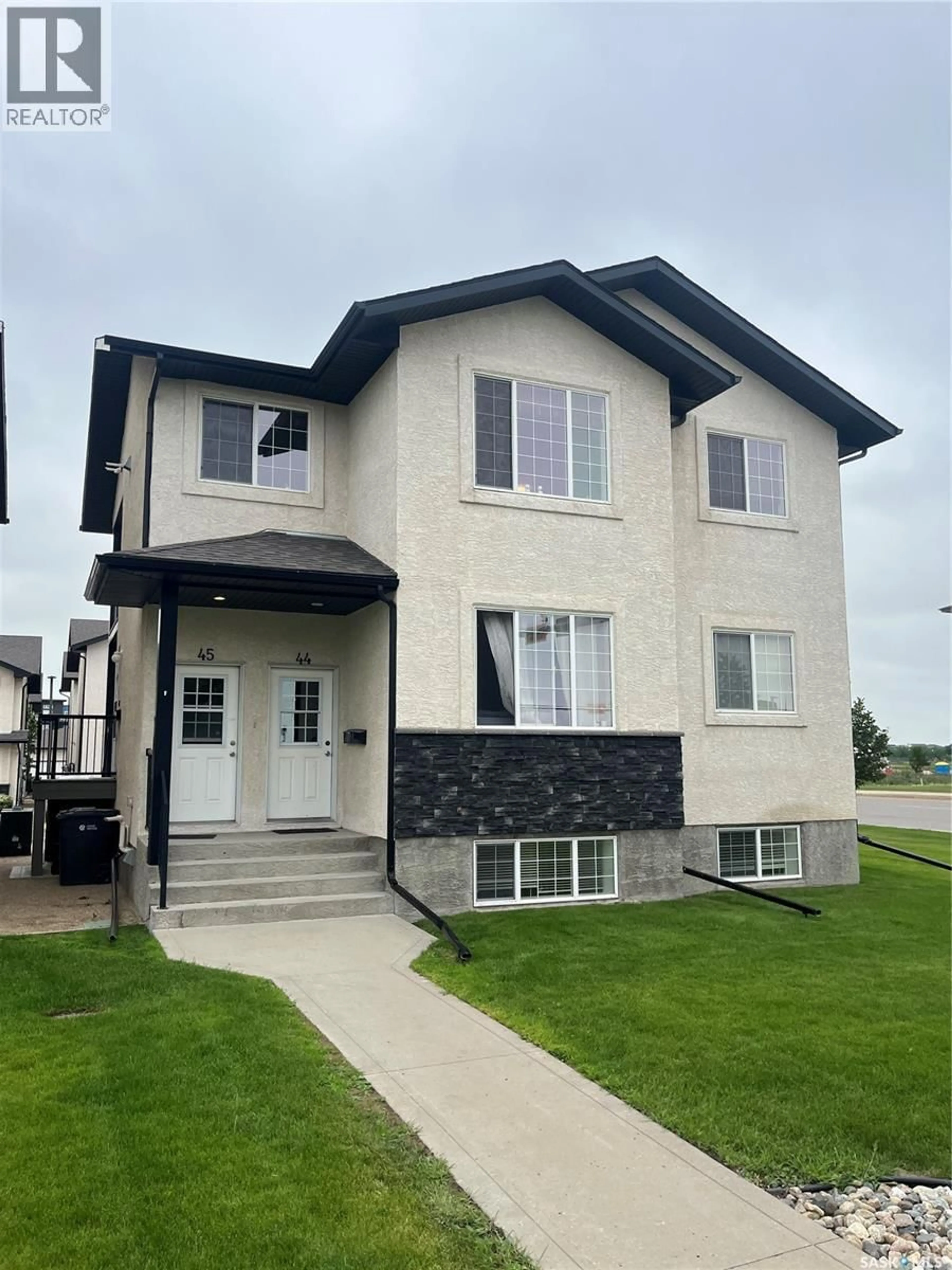 Home with vinyl exterior material, building for 45 - 4640 HARBOUR LANDING DRIVE, Regina Saskatchewan S4W0B8