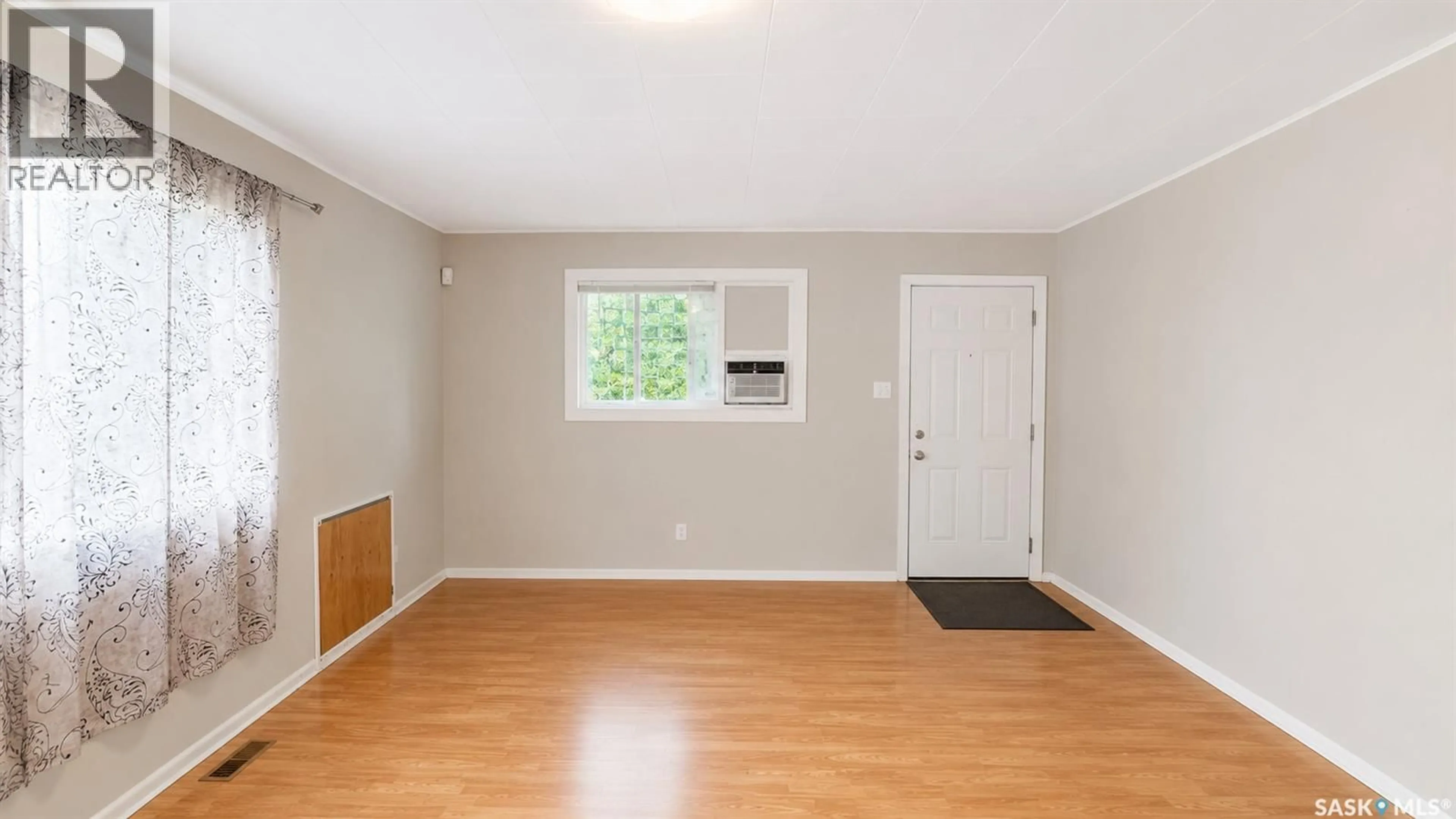 A pic of a room for 1924 22ND STREET, Saskatoon Saskatchewan S7M0T9