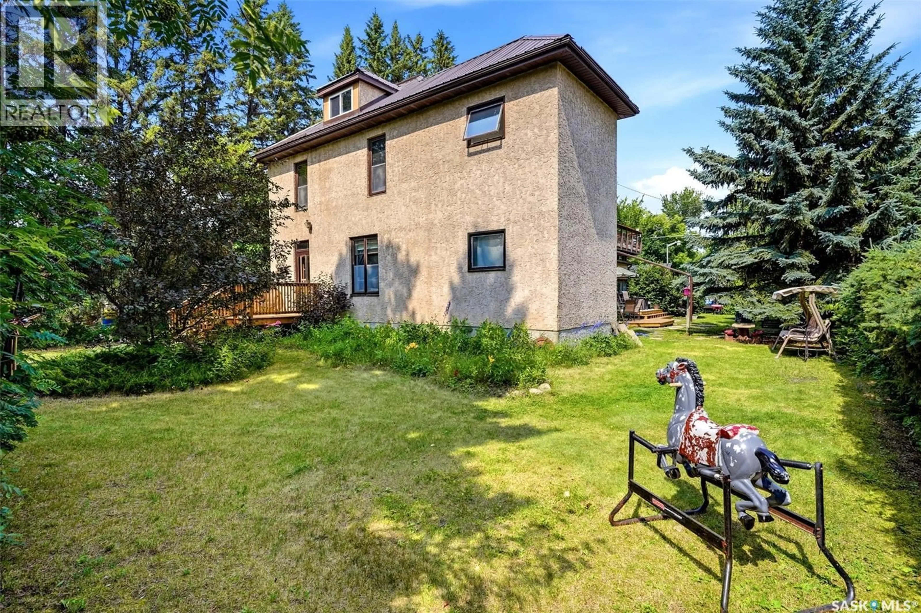 A pic from outside/outdoor area/front of a property/back of a property/a pic from drone, building for 913 BOYLE STREET, Indian Head Saskatchewan S0G2K0