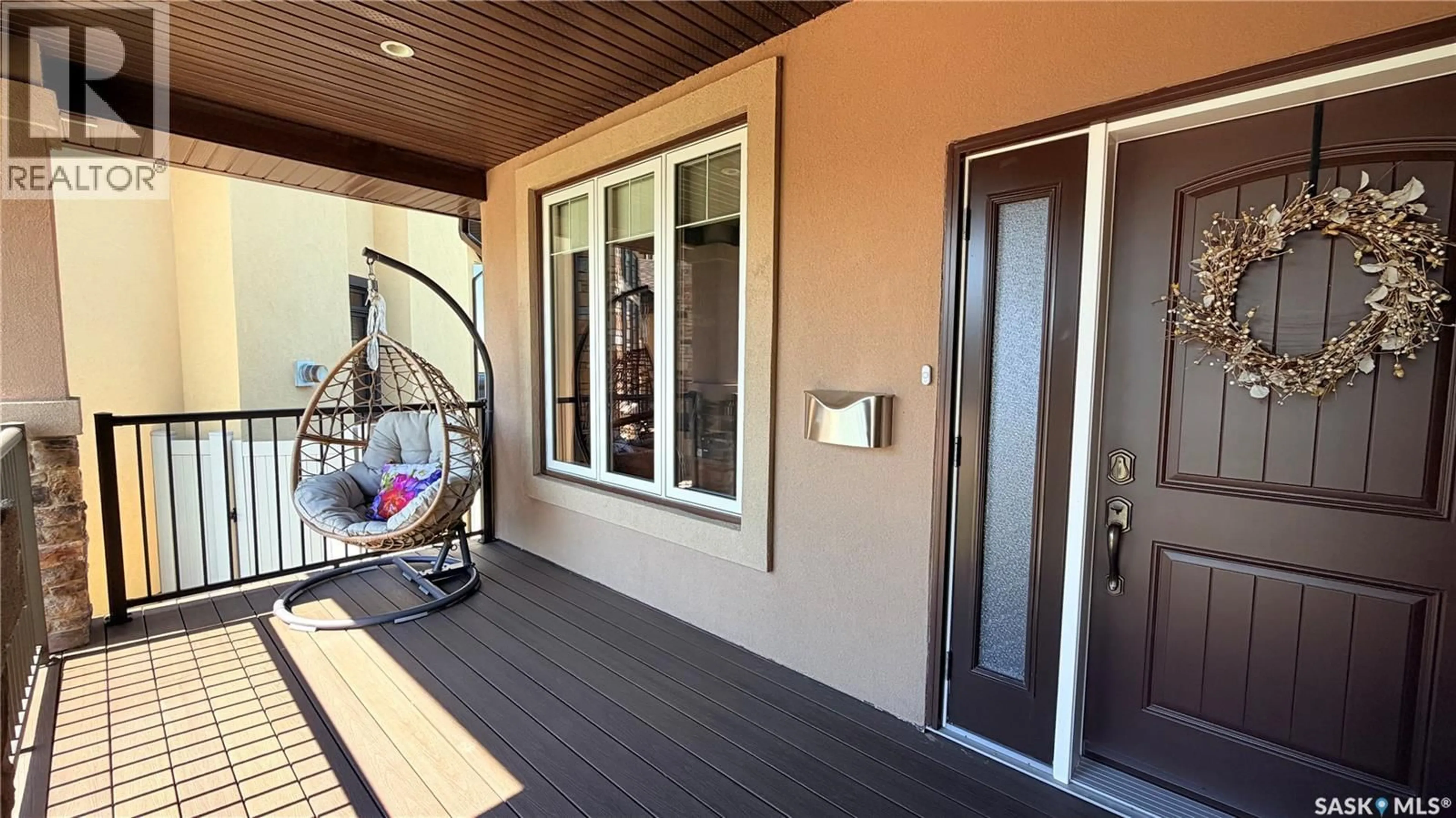 Indoor entryway for 1912 JESSE BAY, Estevan Saskatchewan S4A2W3