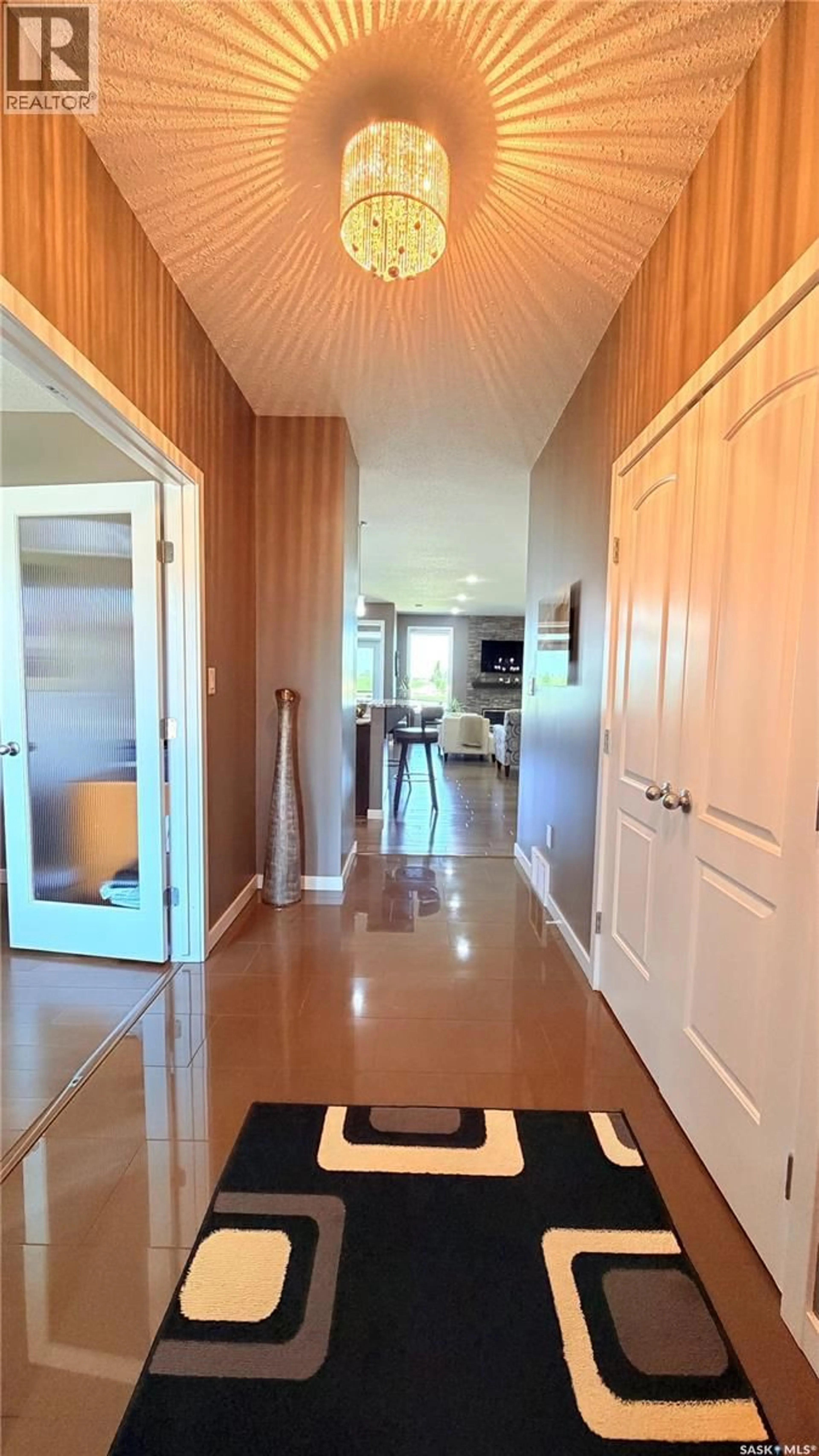 Indoor entryway for 1912 JESSE BAY, Estevan Saskatchewan S4A2W3