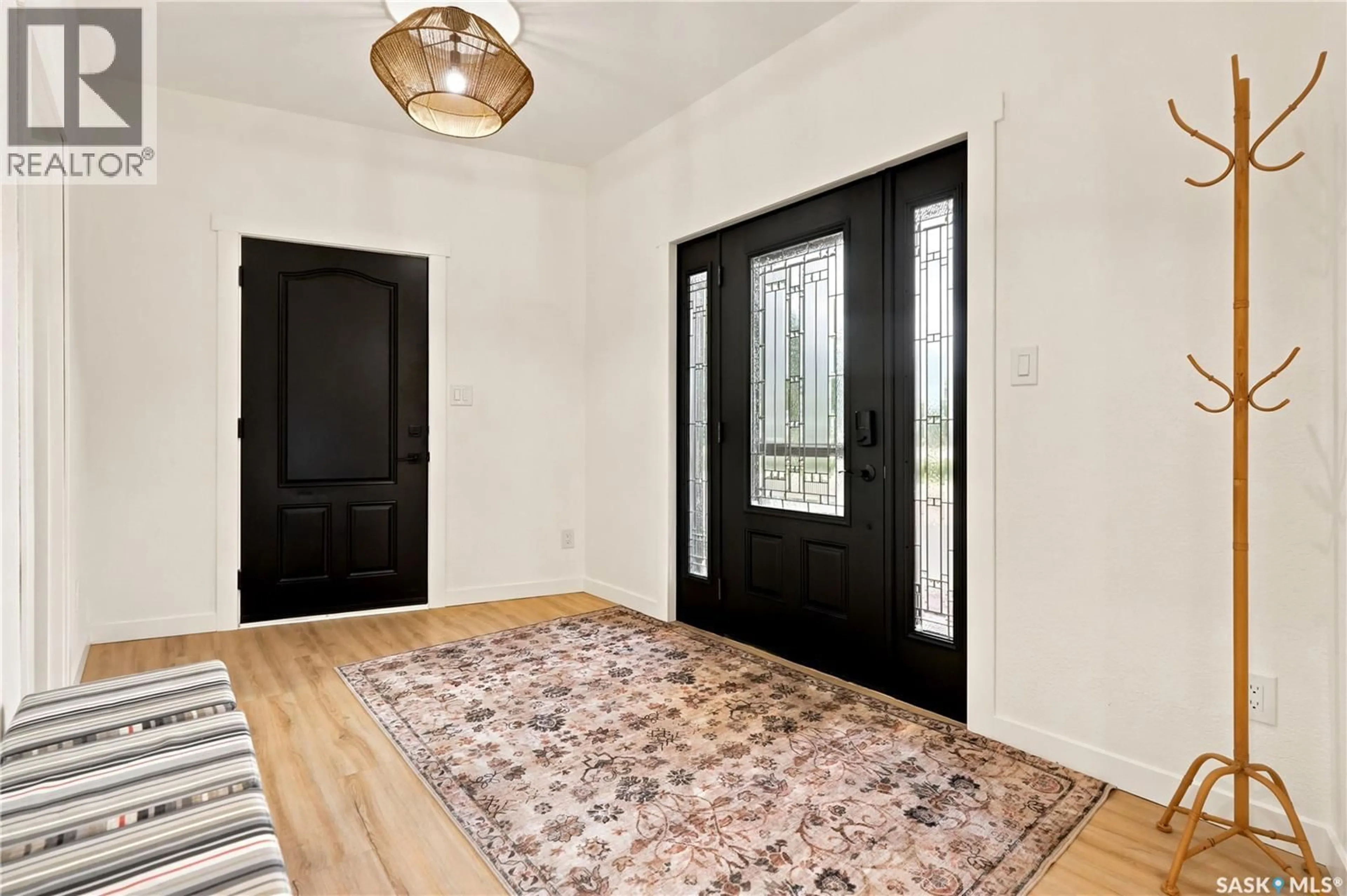 Indoor entryway for 306 VALLEYVIEW BOULEVARD, Caronport Saskatchewan S0H0S0