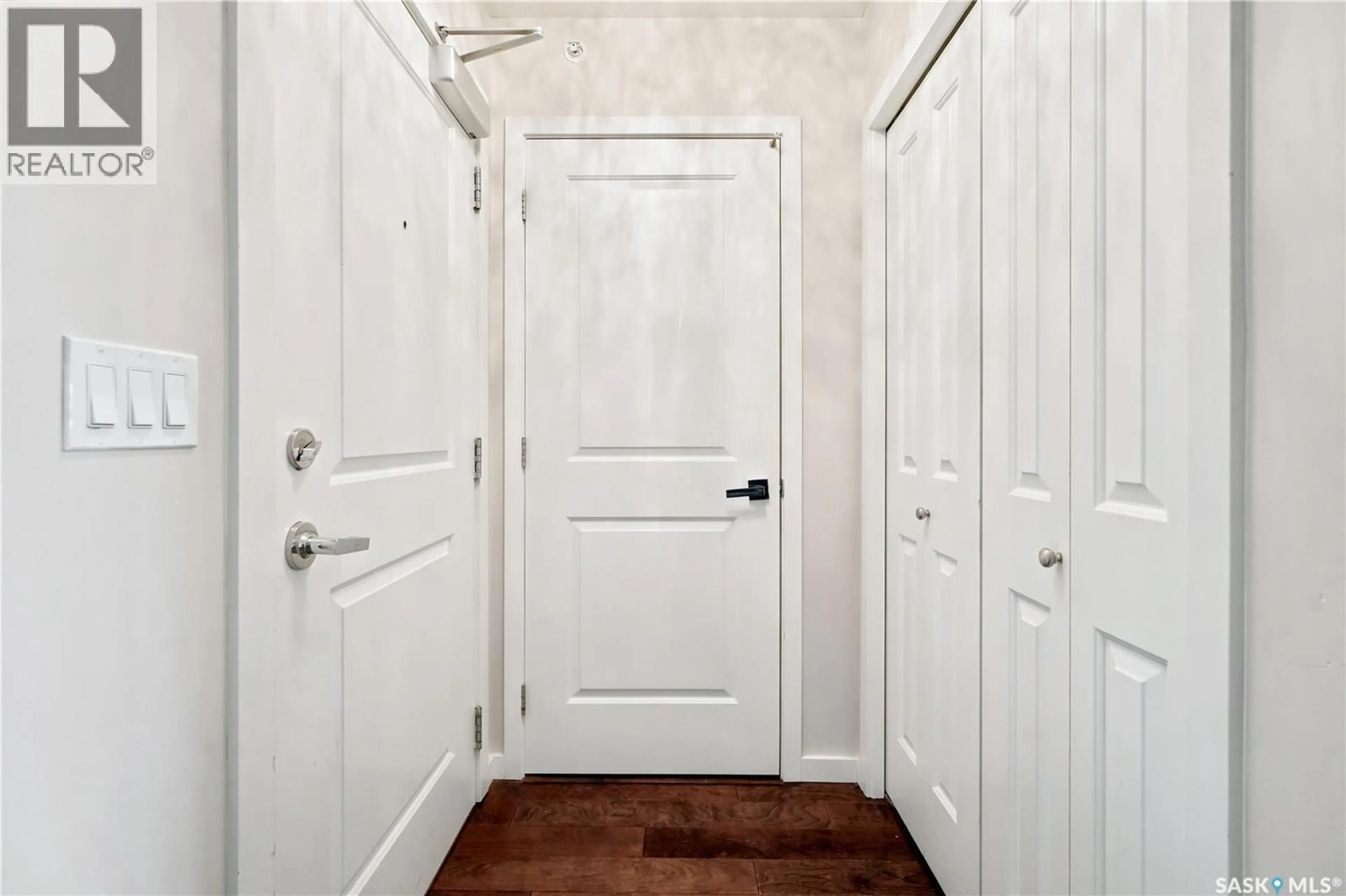 Indoor entryway for 1545 - 313 NEVILLE DRIVE, Regina Saskatchewan S4Z0A7