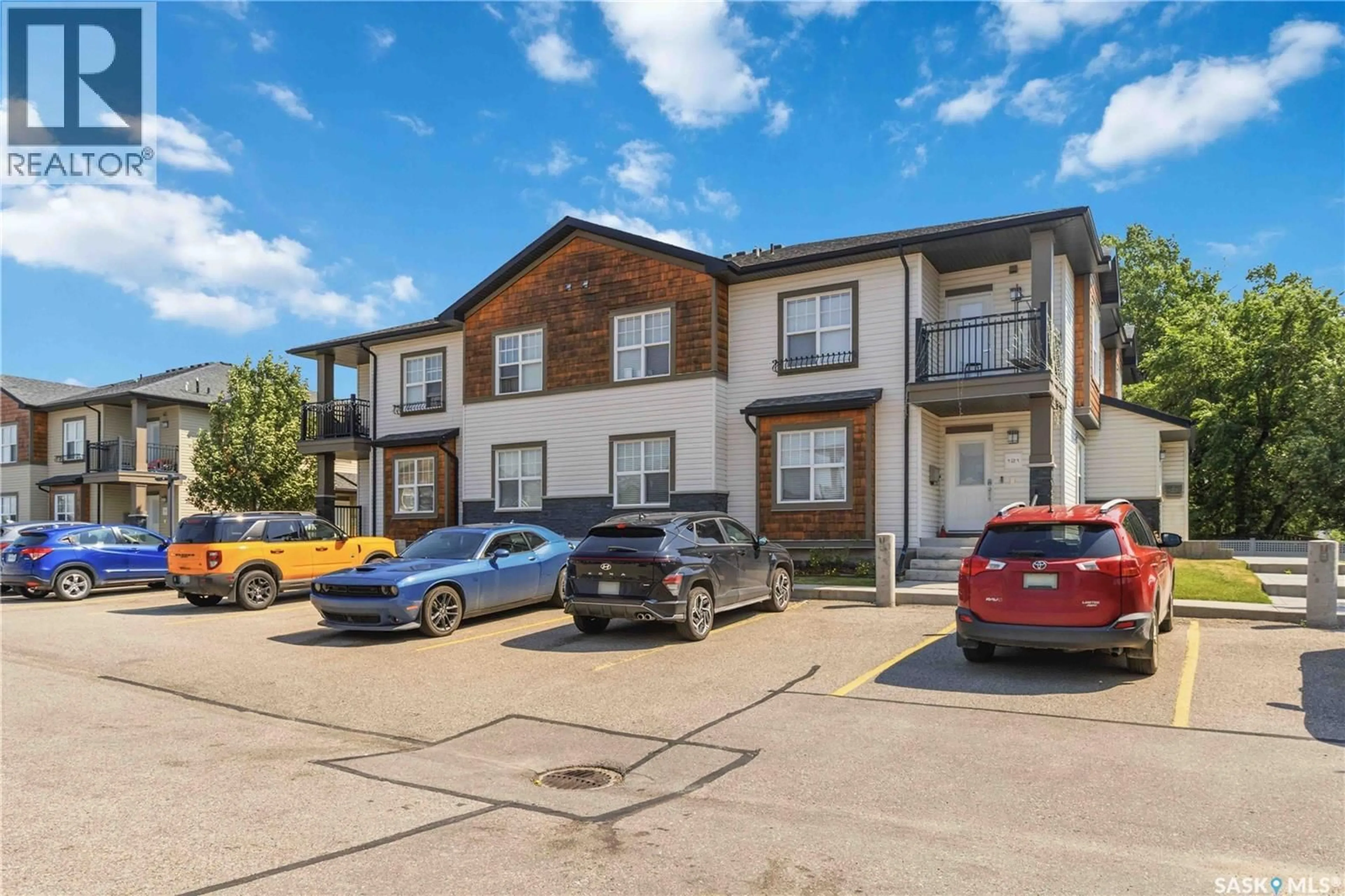 A pic from outside/outdoor area/front of a property/back of a property/a pic from drone, unknown for 2315 - 121 MCCLOCKLIN ROAD, Saskatoon Saskatchewan S7R0K8